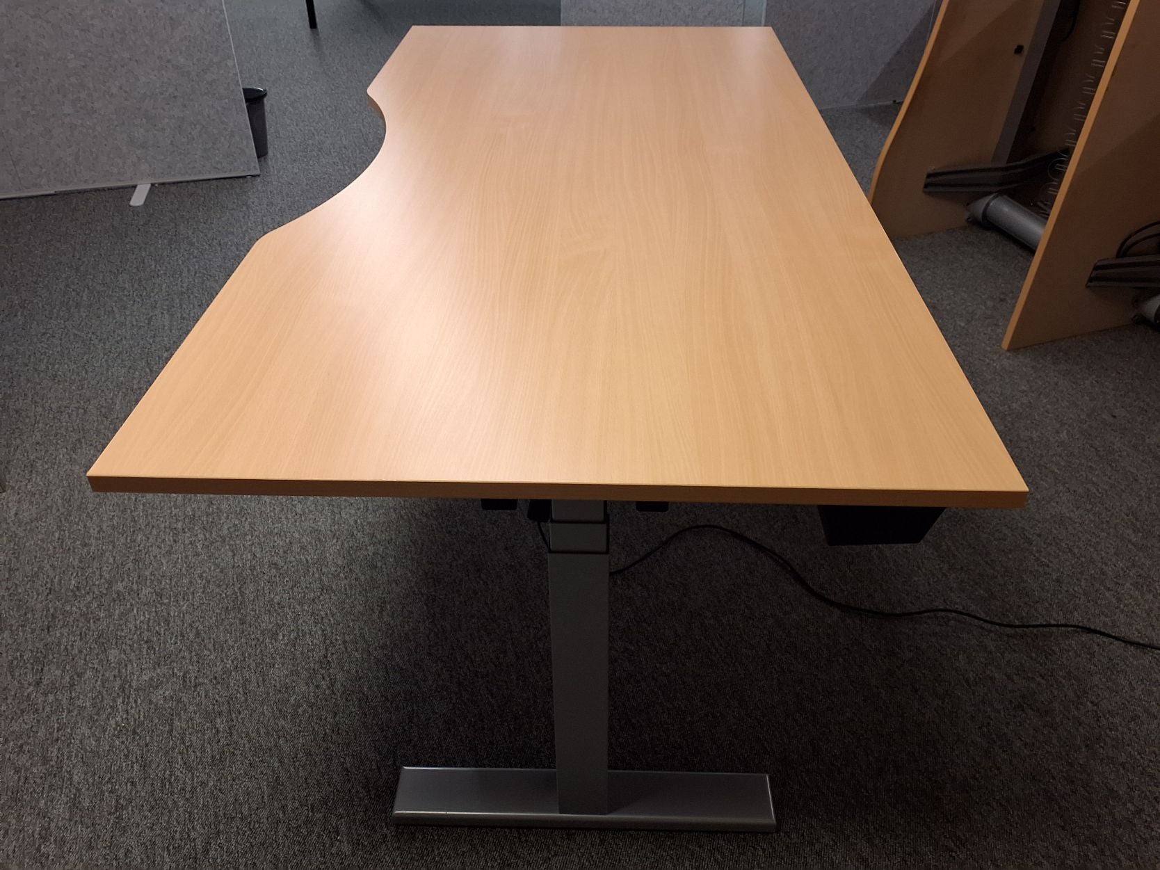 Skrivebord Duba B8 - 1085