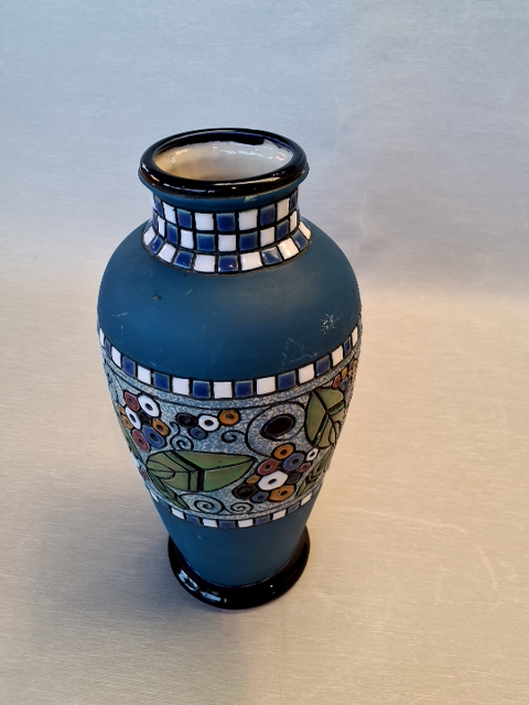 Amphoa Vase