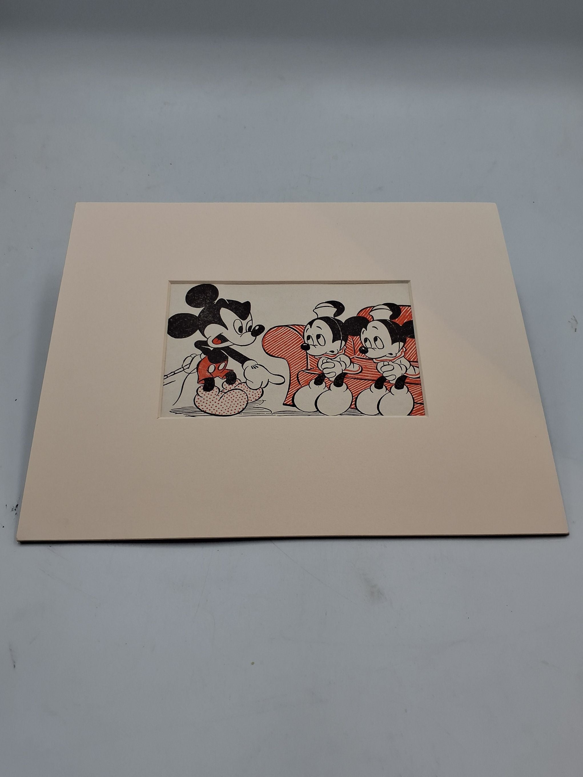 Mickey Mouse med uartige piger