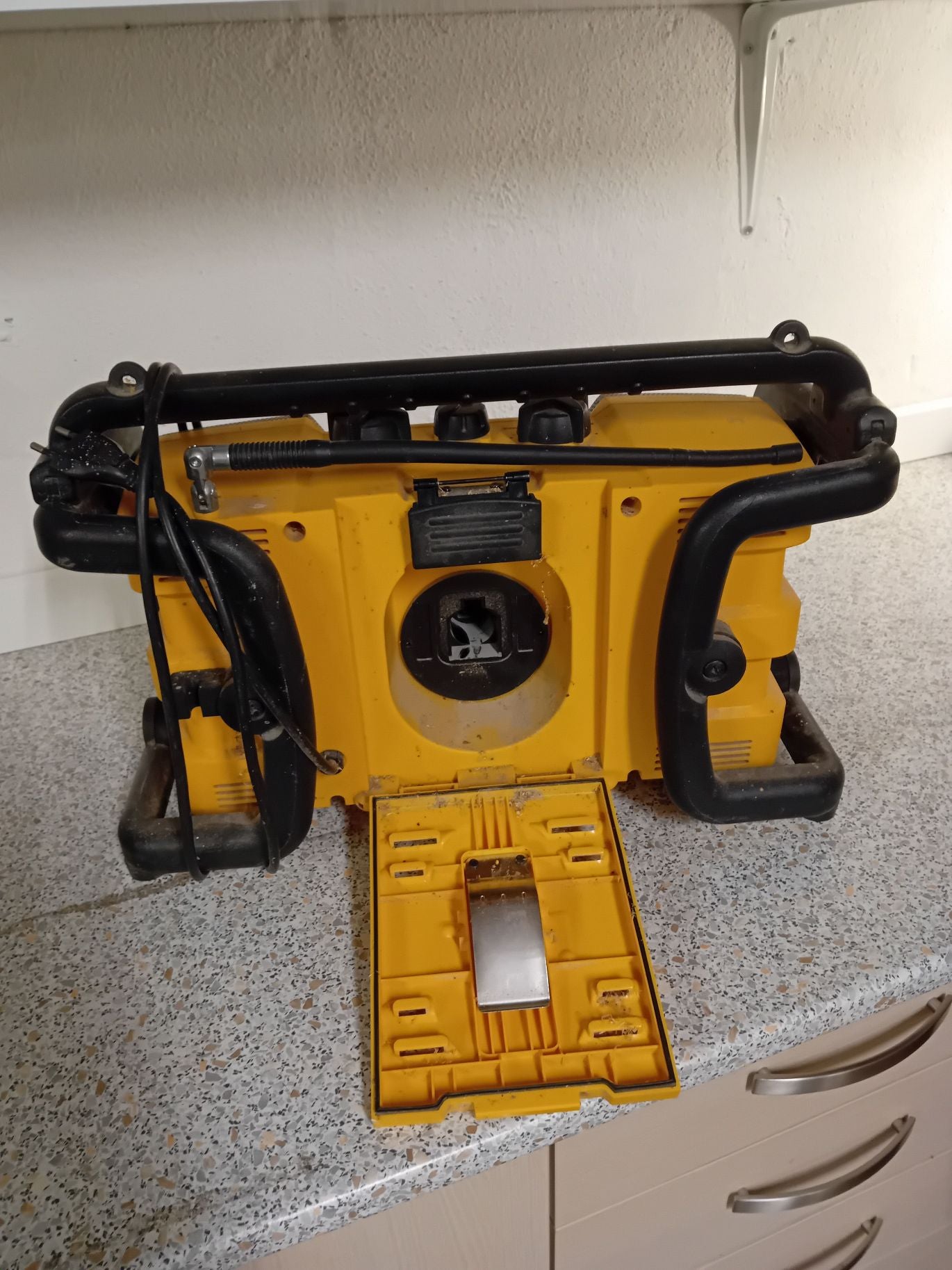 DeWalt radio