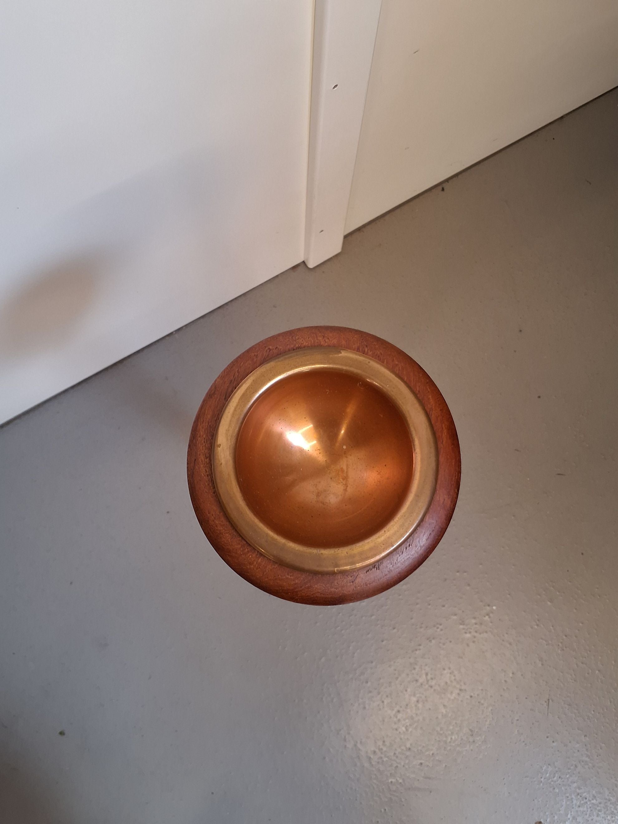Vintage høj askebæger i træ