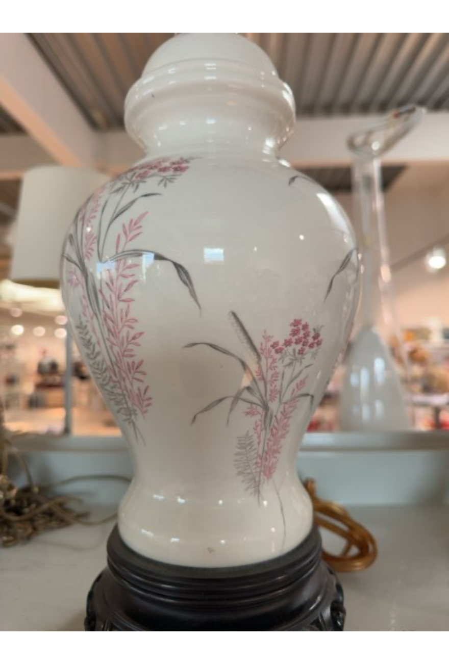Lampe i porcelæn med blomster