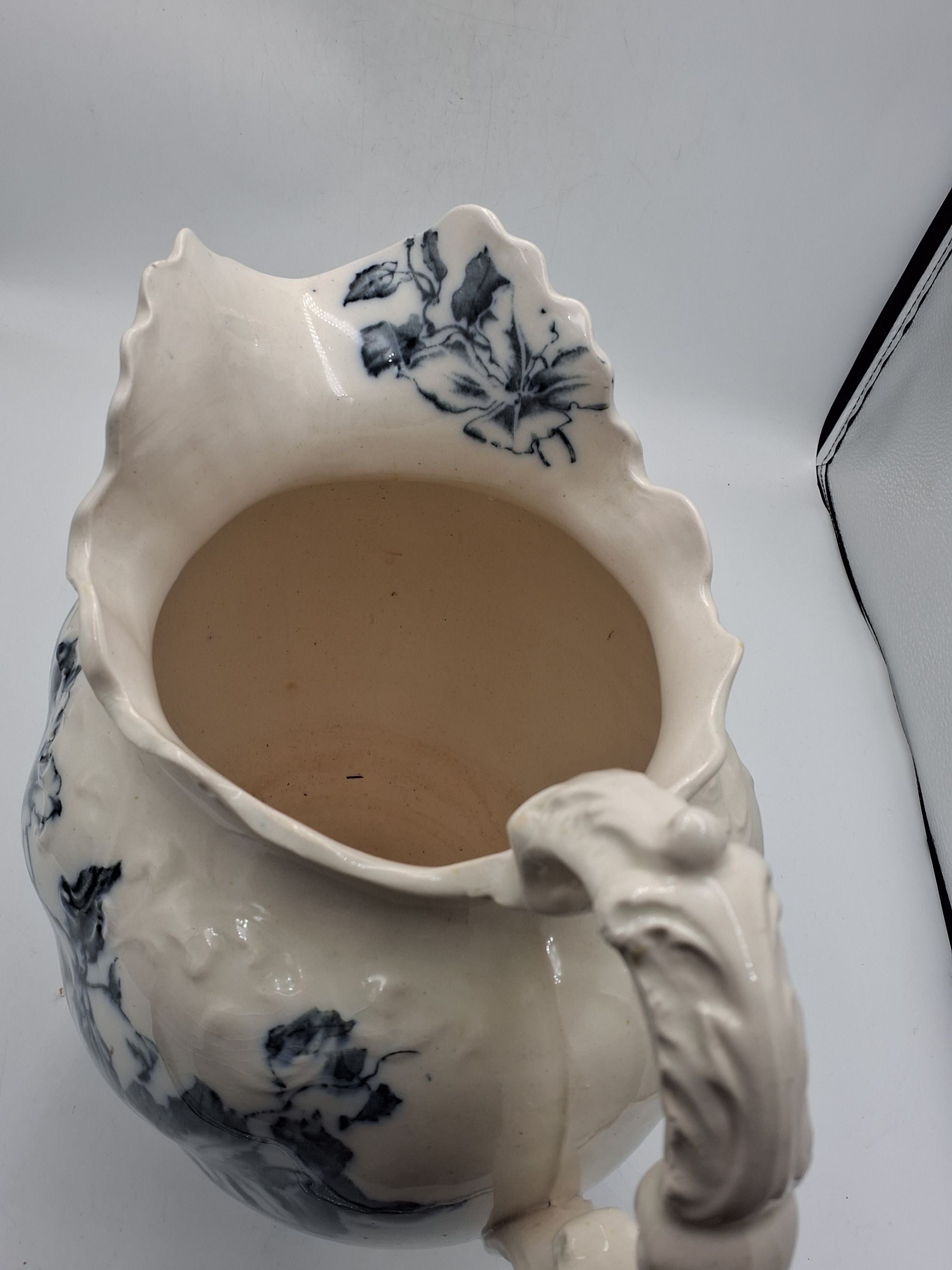 Antik kande og potte