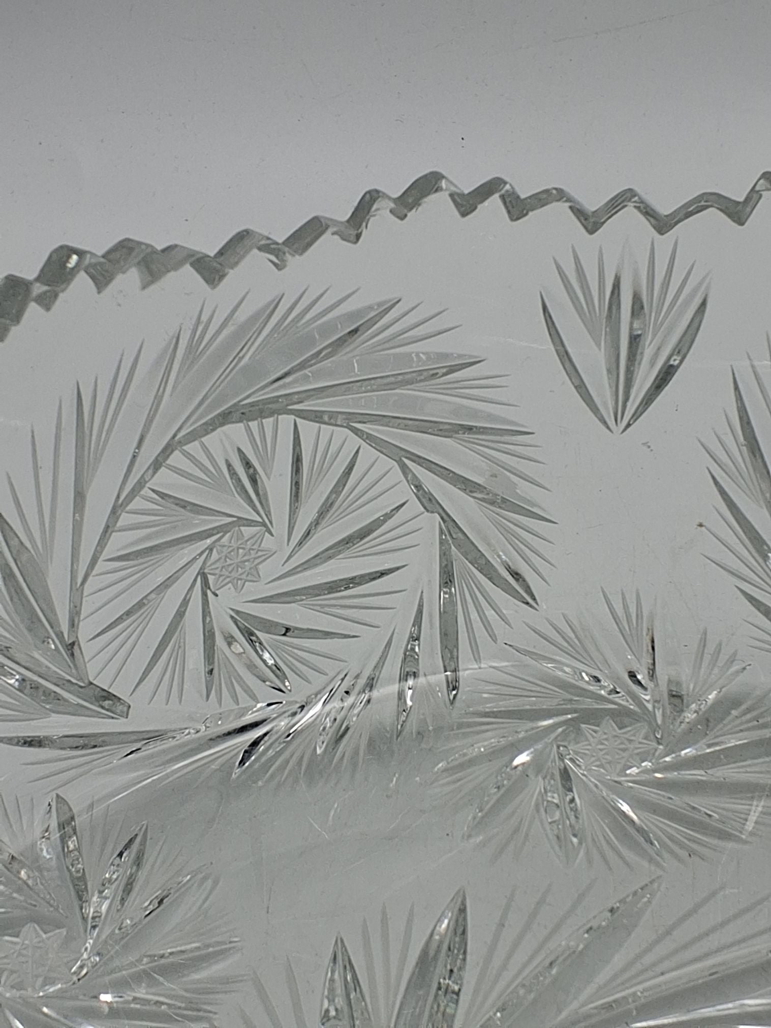 Håndskåret krystal skål