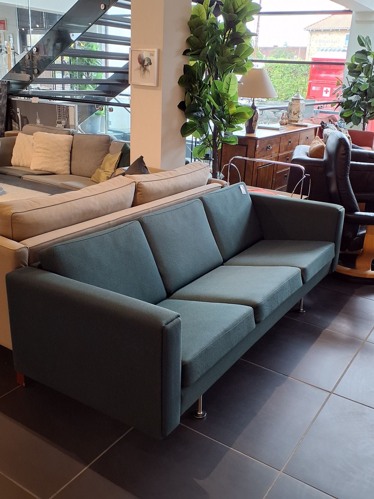Hans J. Wegnwr Sofa