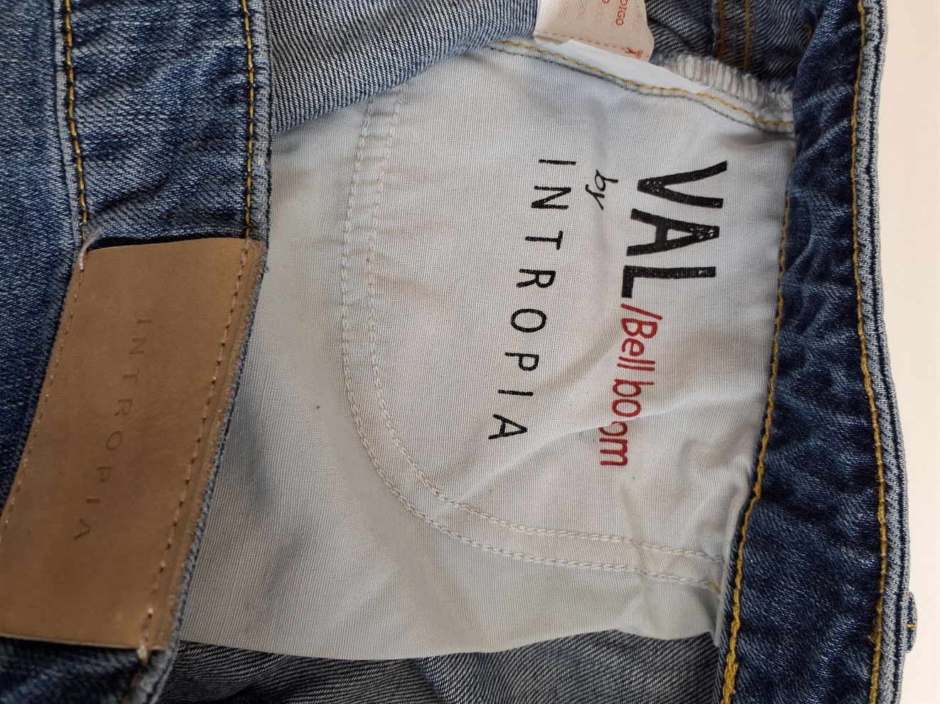 Intropia Shorts
