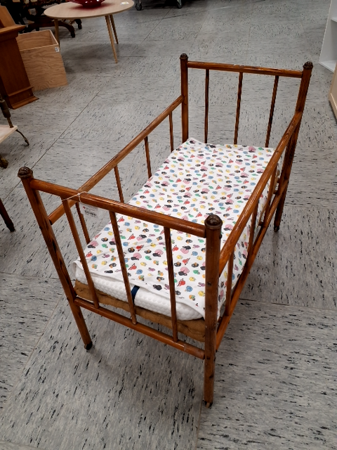 Babyseng vintage træ