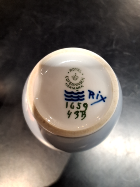Royal Copenhagen vase Bi