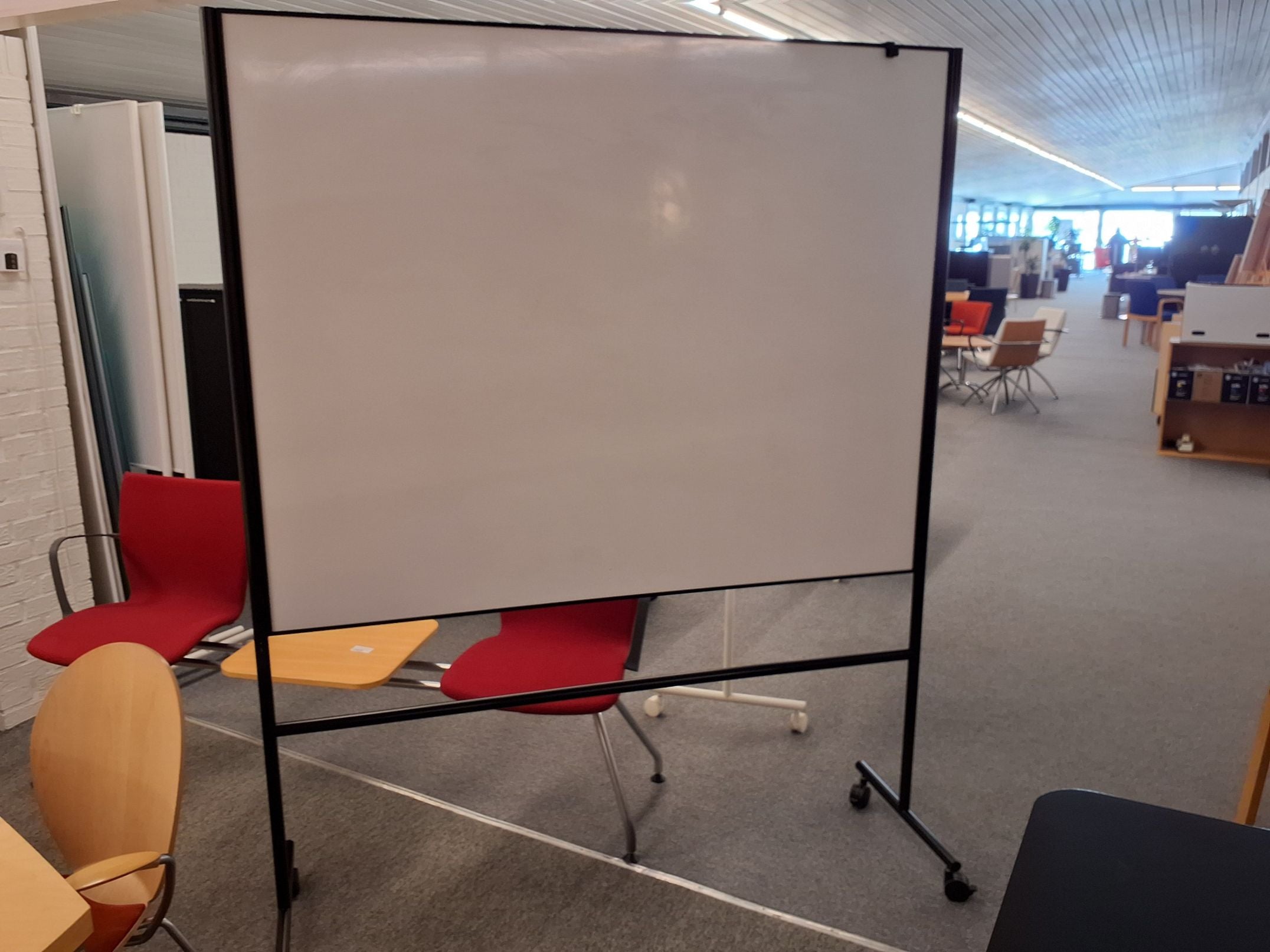 Whiteboard på hjul - 8032