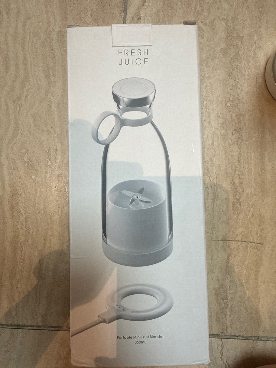 Fresh juice blender
