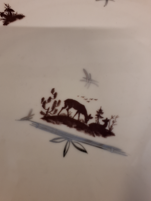 Rundt porcelænsfad