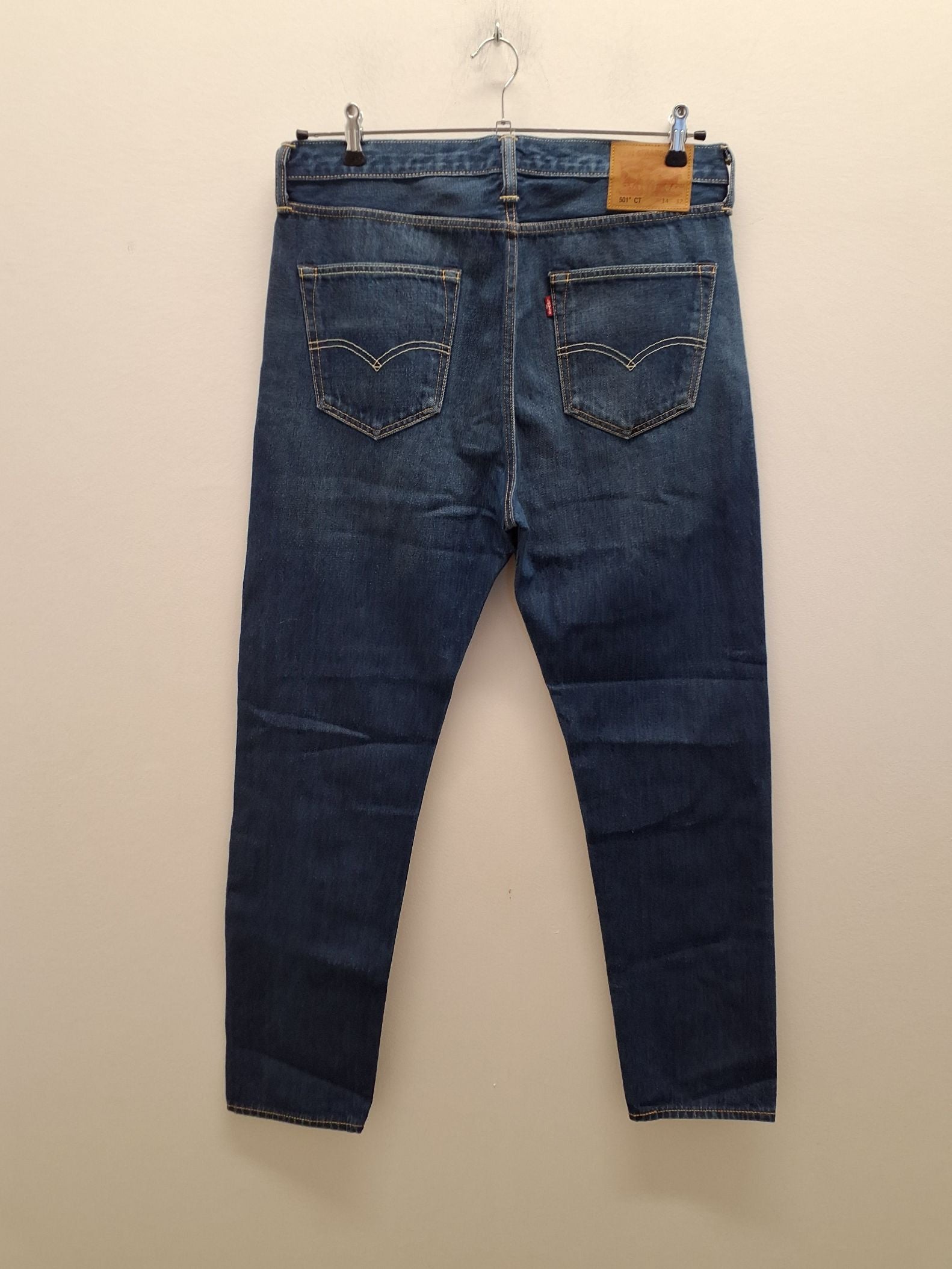 Levis Bukser