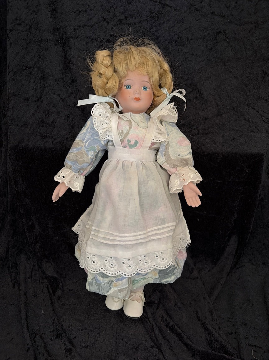 Porcelæns dukke