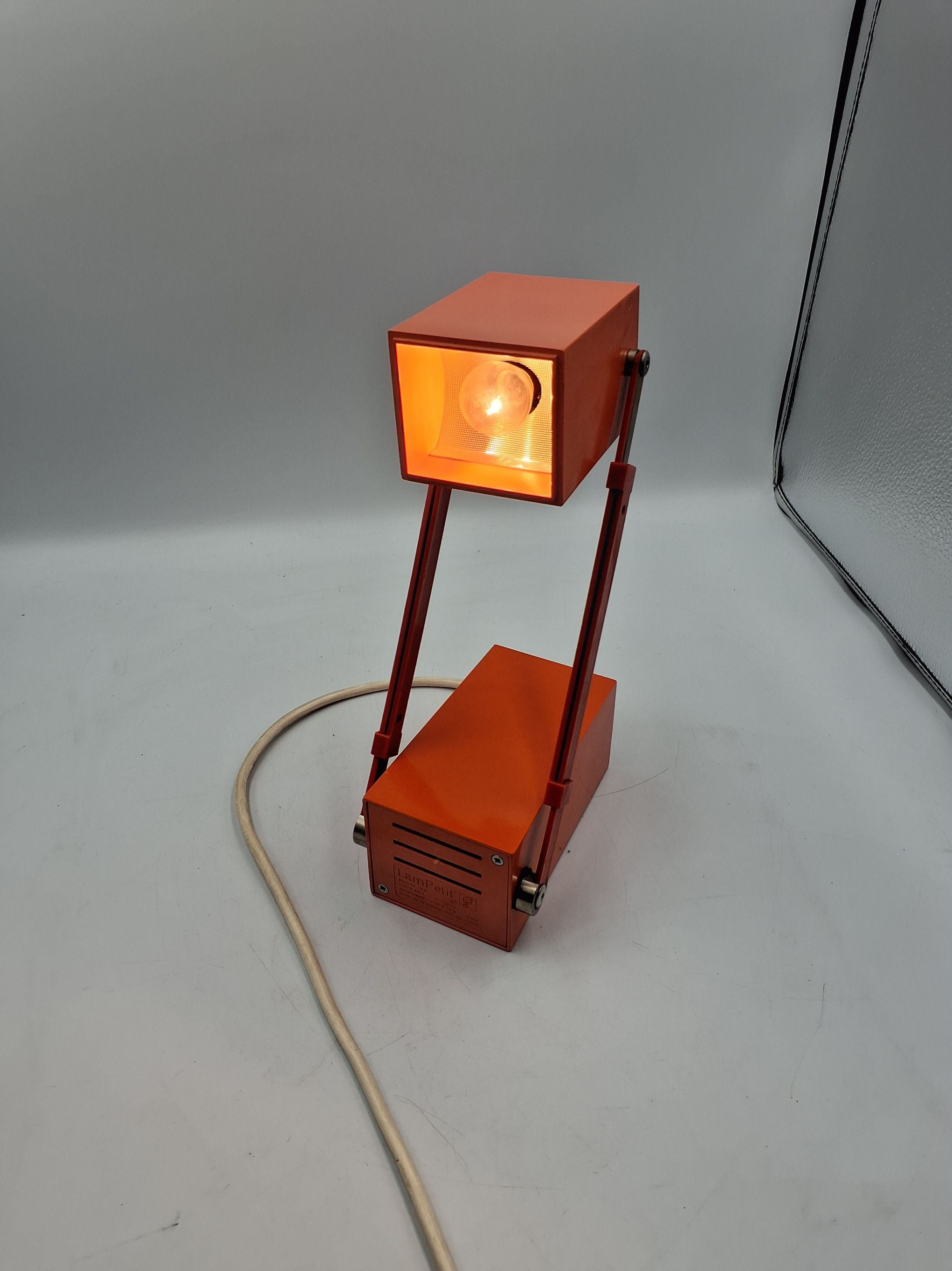 Retro Lampetit SFN 924