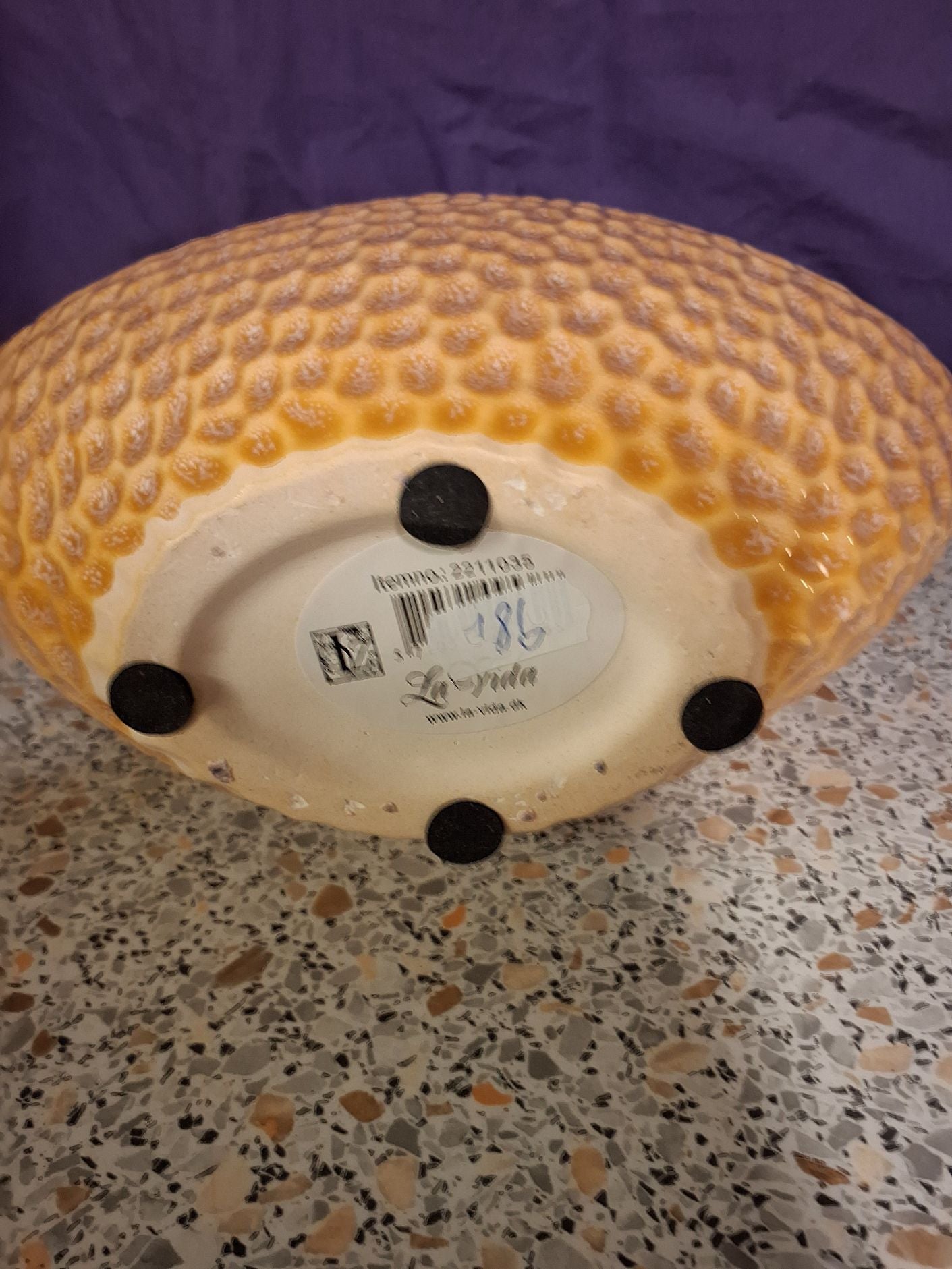 Gullig keramikvase