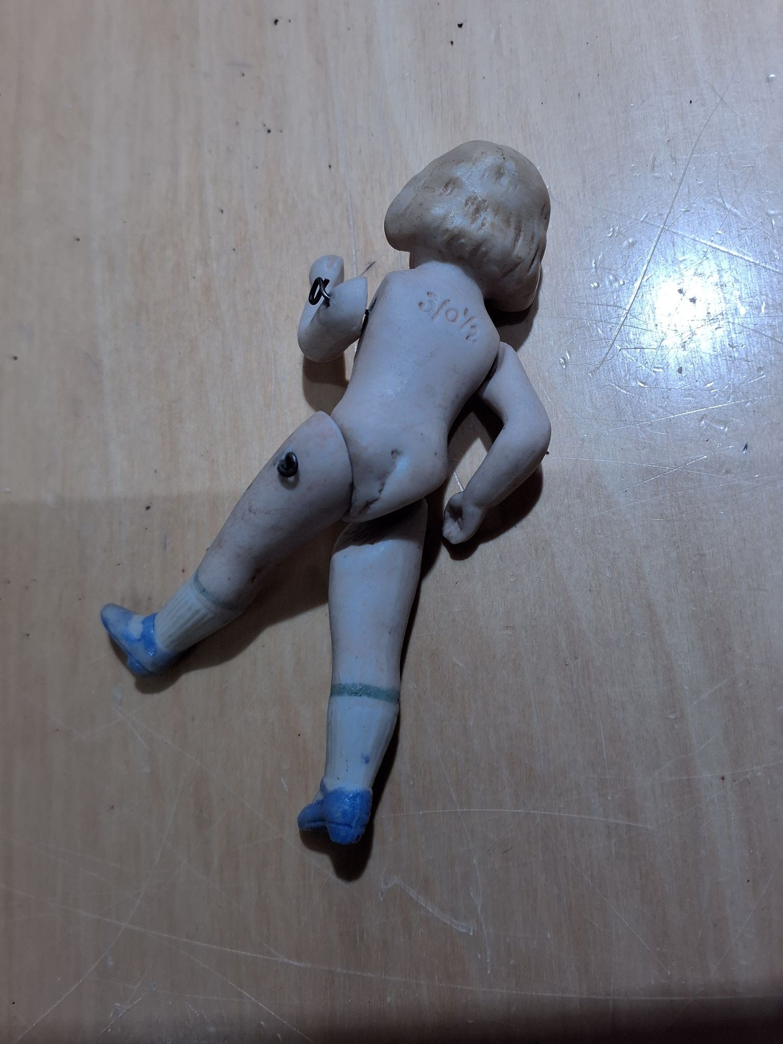 Tysk antik porcelæns minidukke i god stand