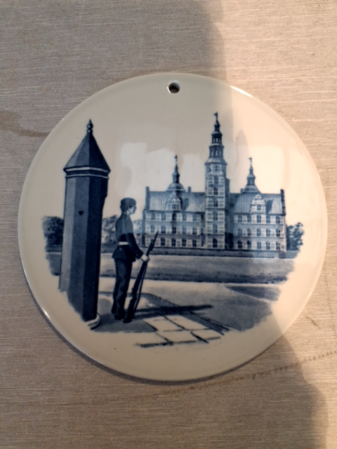 Royal Copenhagen Fajance Platter Livgarden
