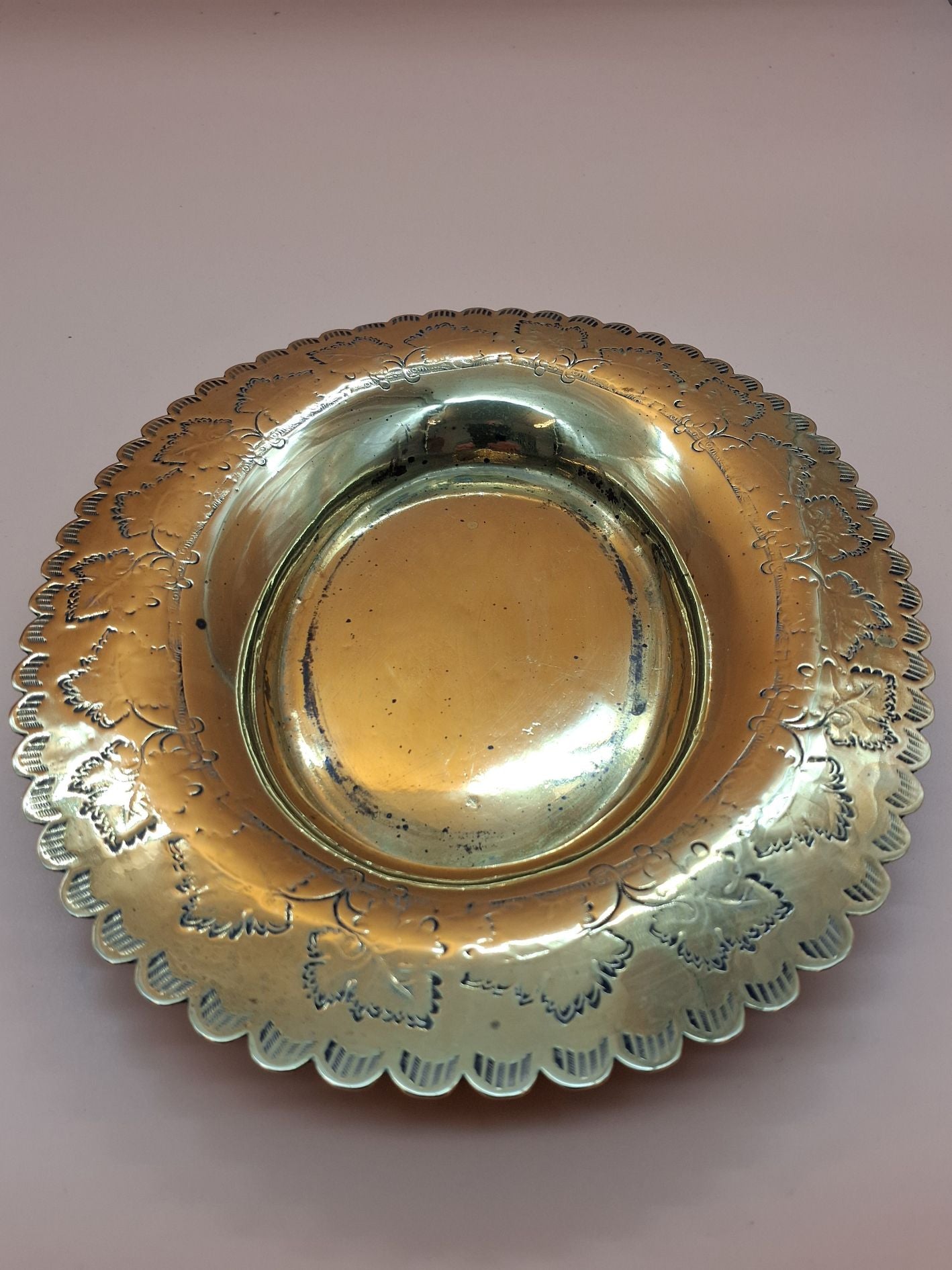 Bonbonniere i glas og messing