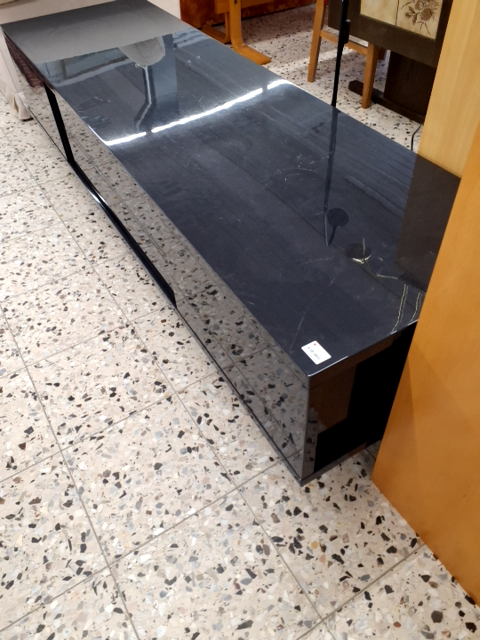 Tv bænk