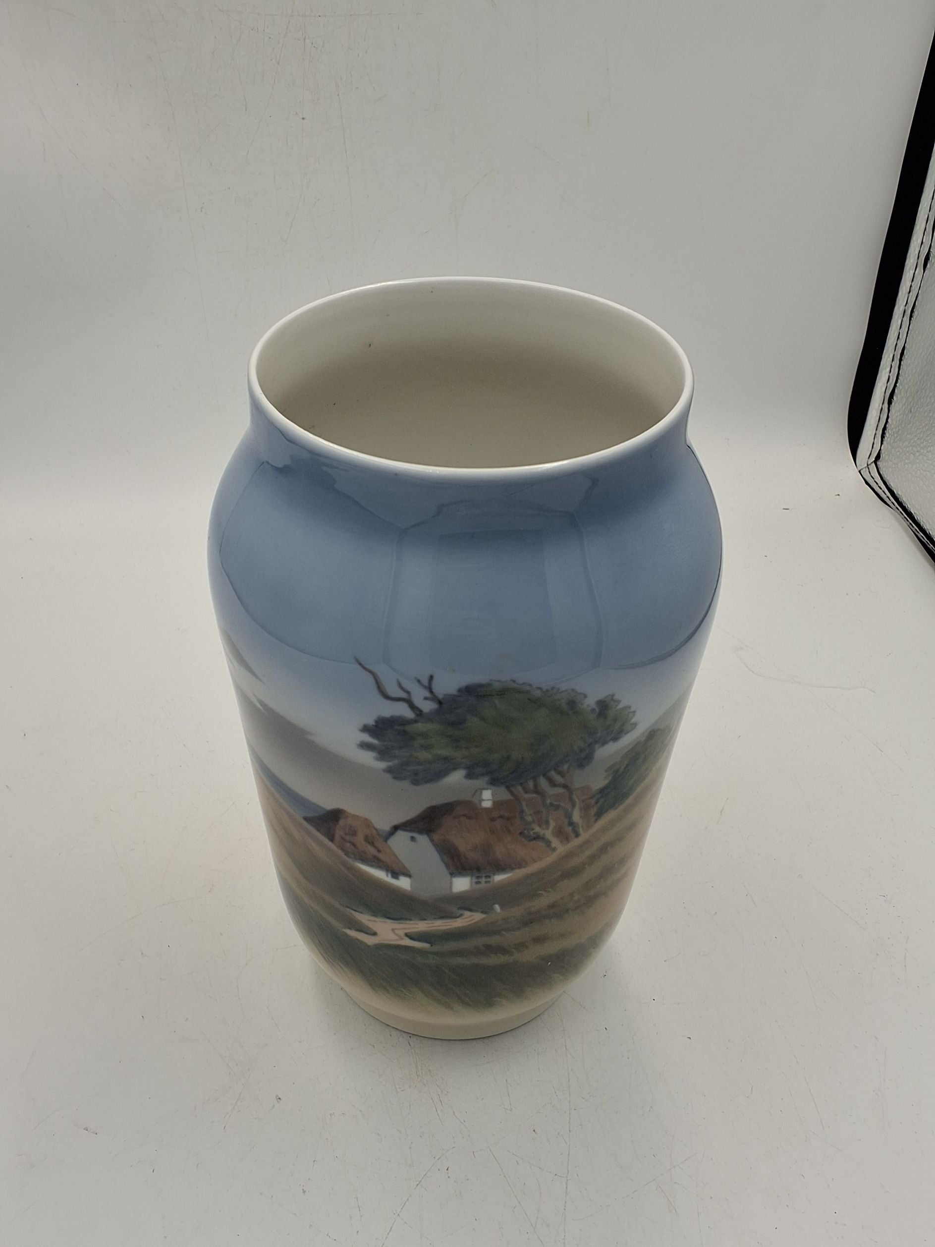 Royal Copenhagen vase nr 2854/3604