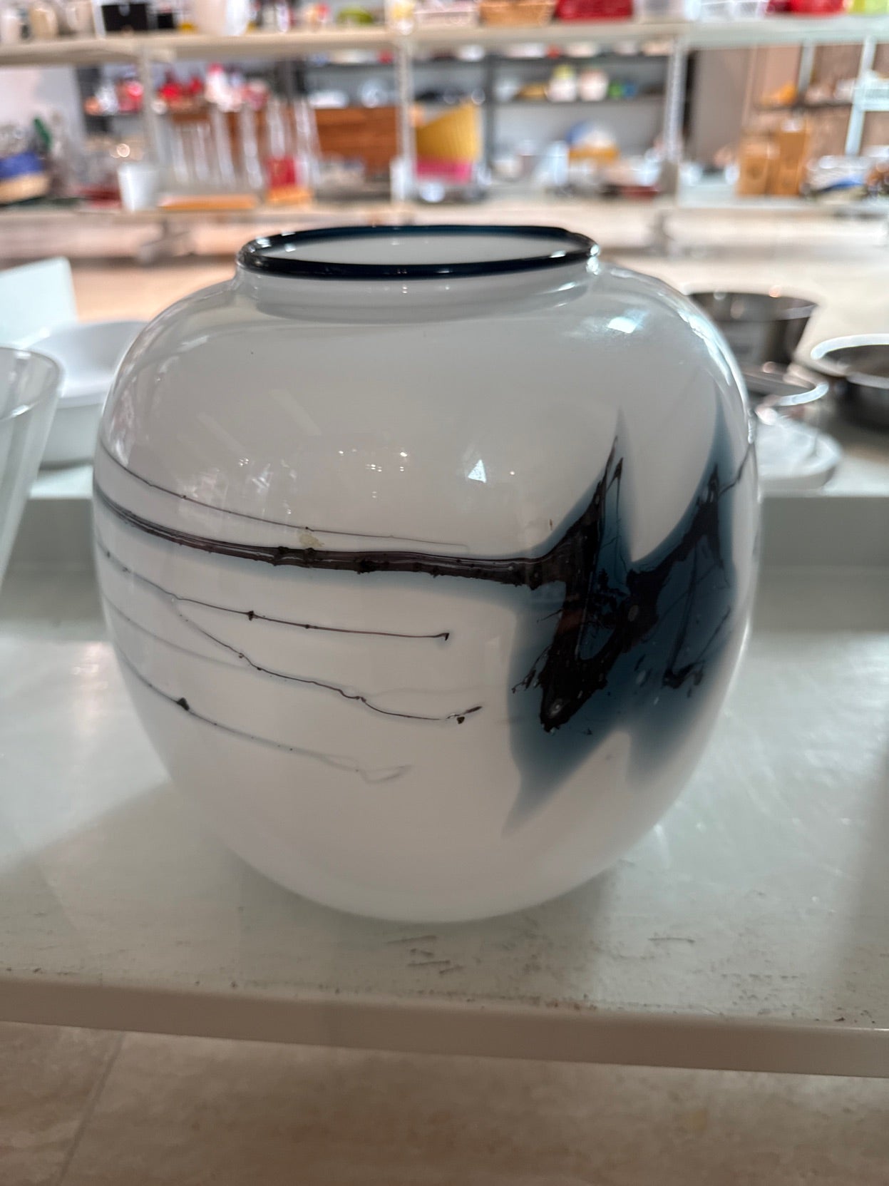 Glas vase m. Blåt mønster