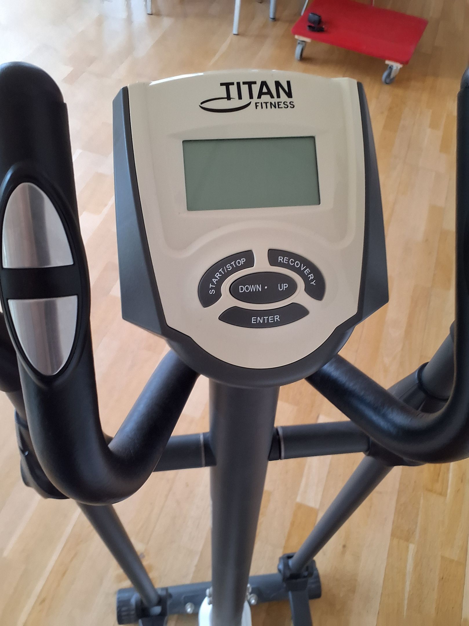 Titan GO V50 crosstrainer