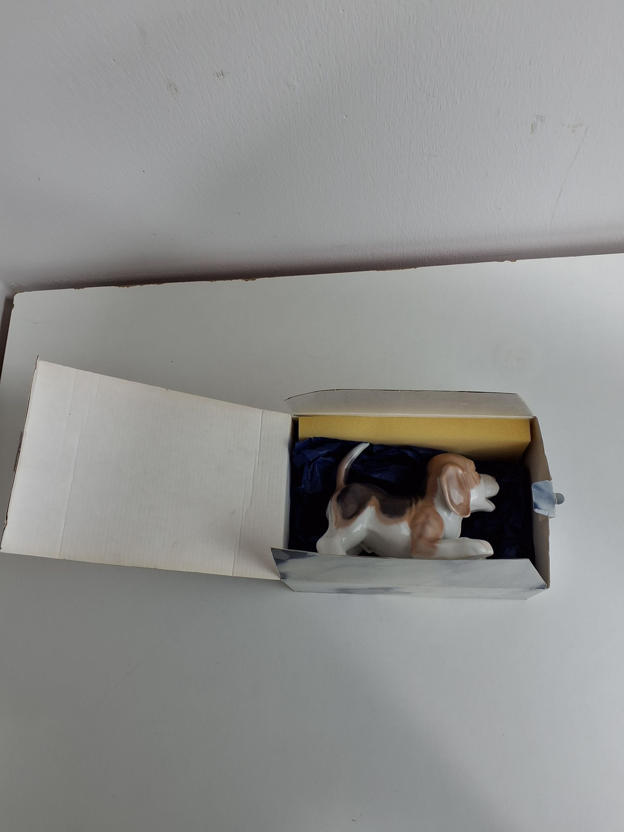 RC Beagle Figur