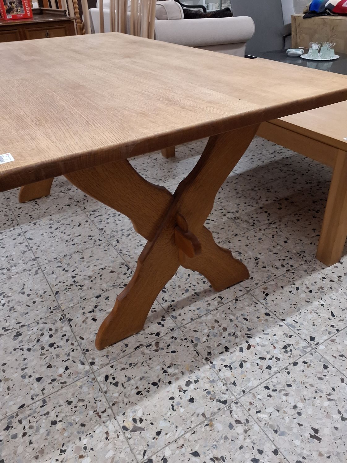 Spisebord i massivt egetræ
