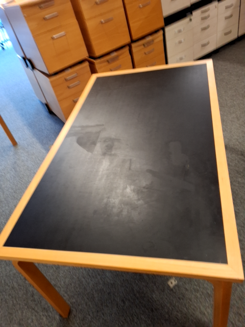Mødebord/spisebord Magnus Olesen  - 7026