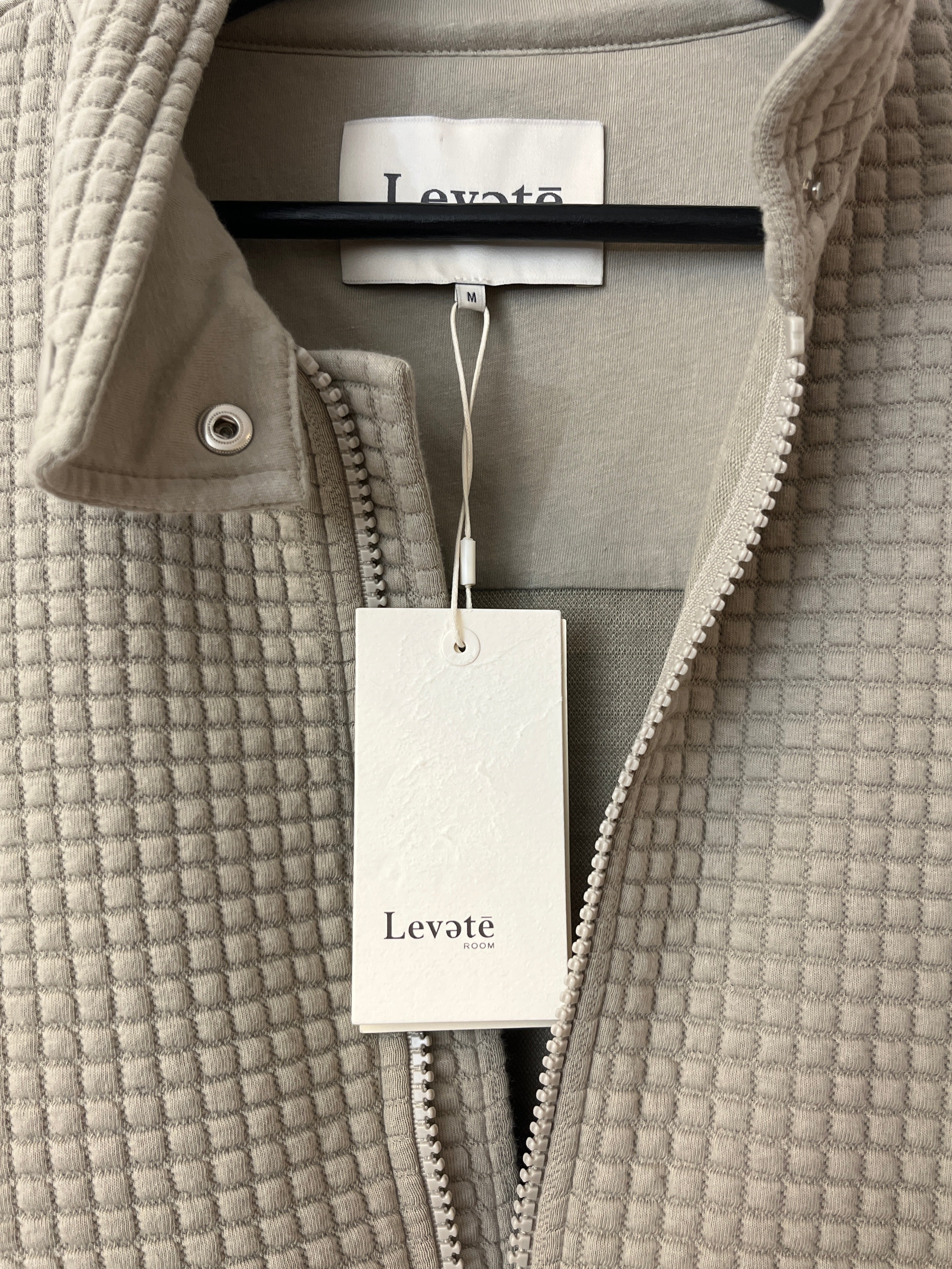 Levaté Trøje