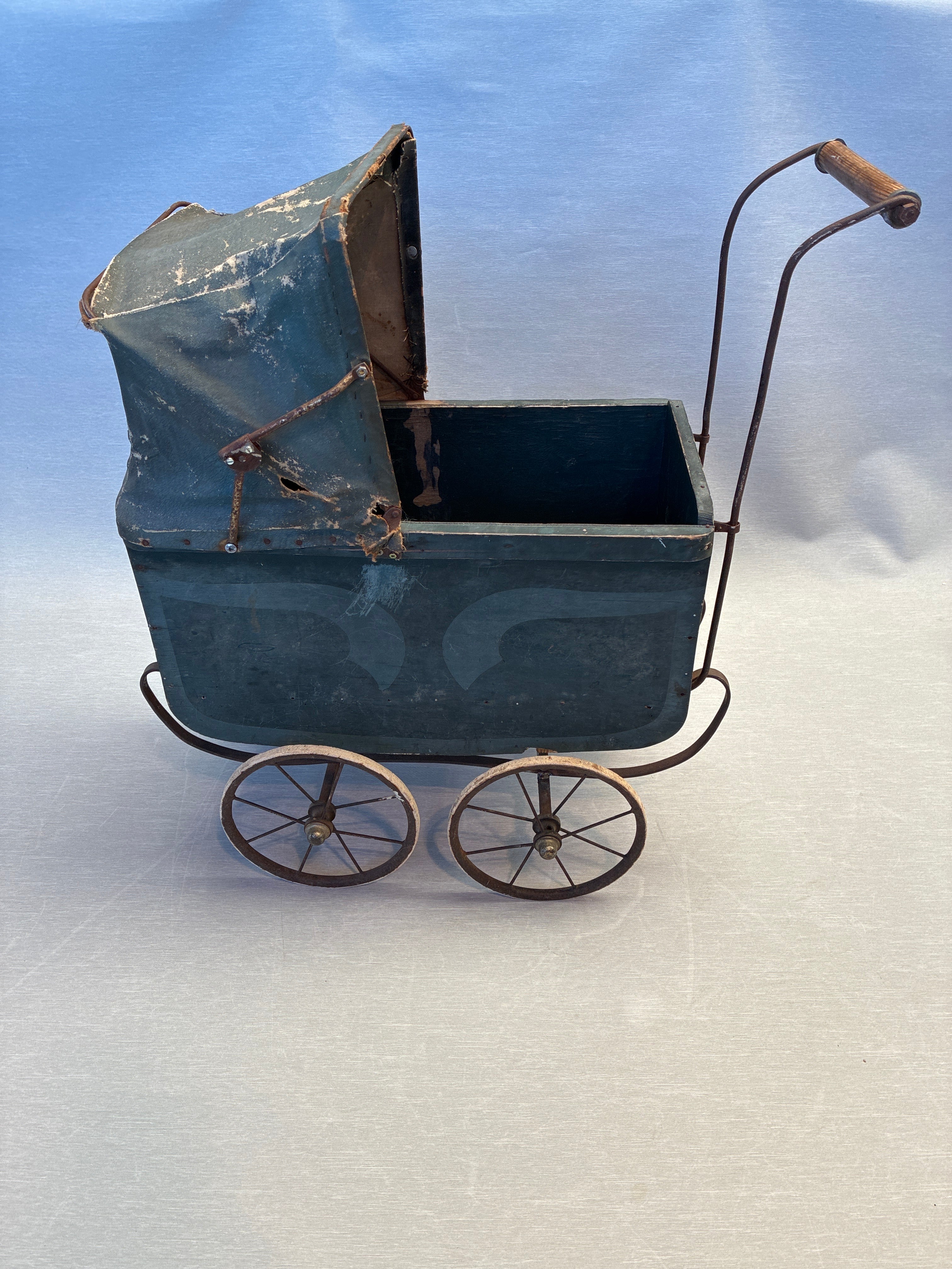 Vintage dukkevogn