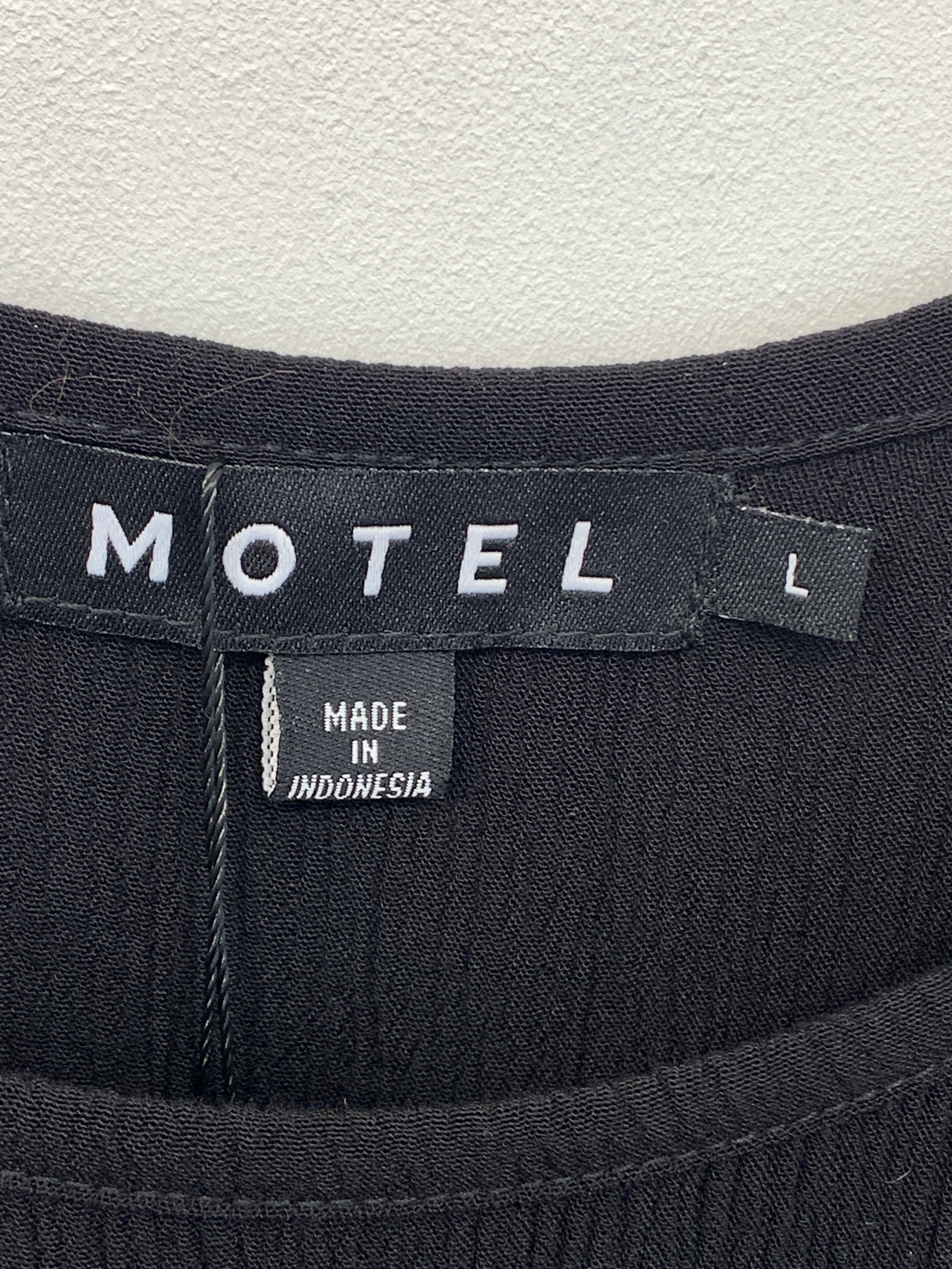 Motel Rocks Top