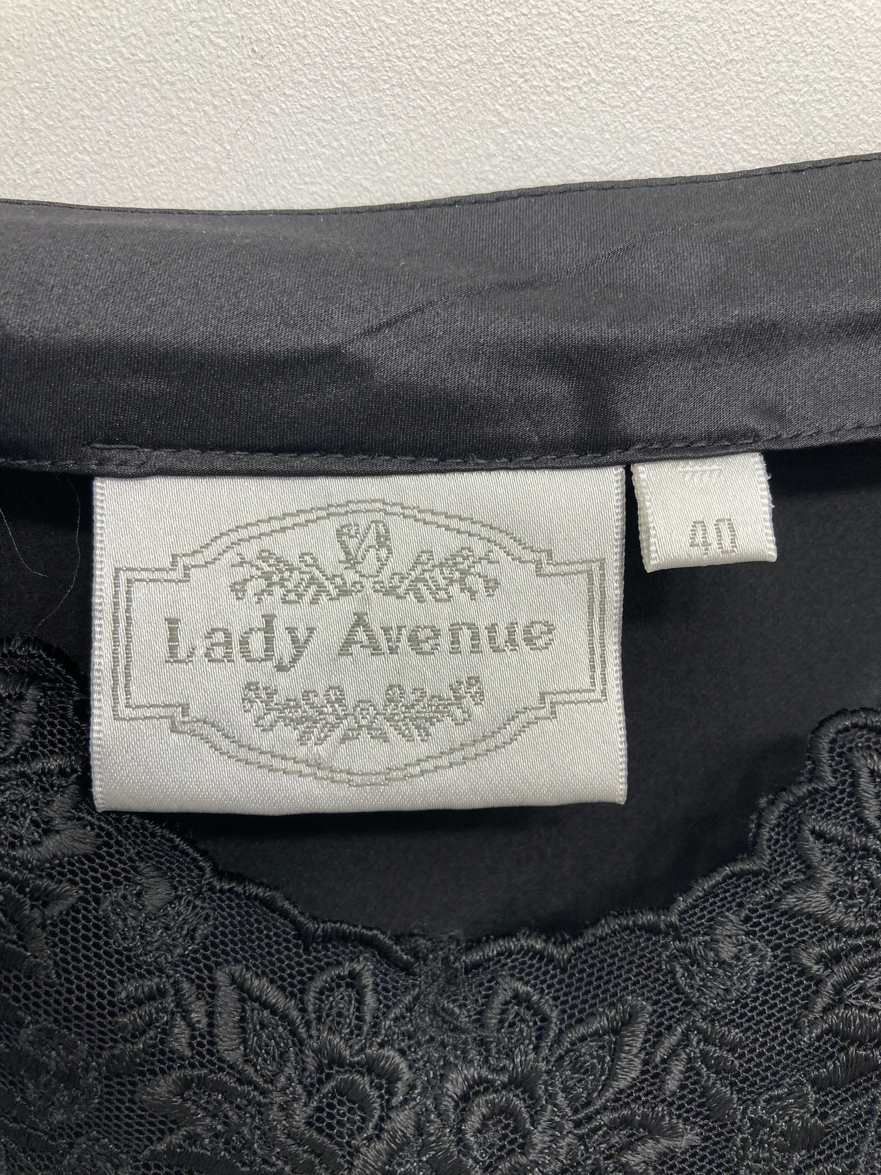 Lady Avenue Top