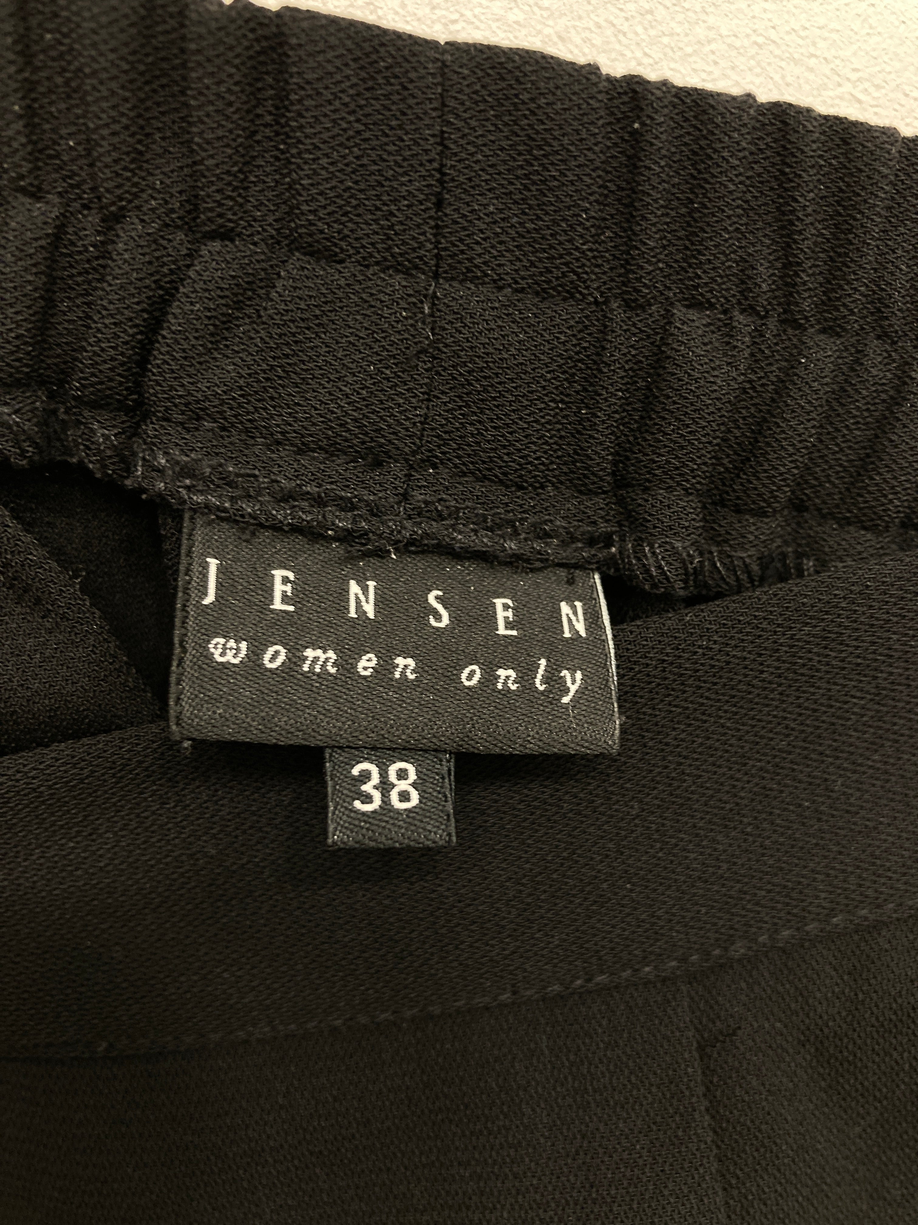 Jensen Bukser