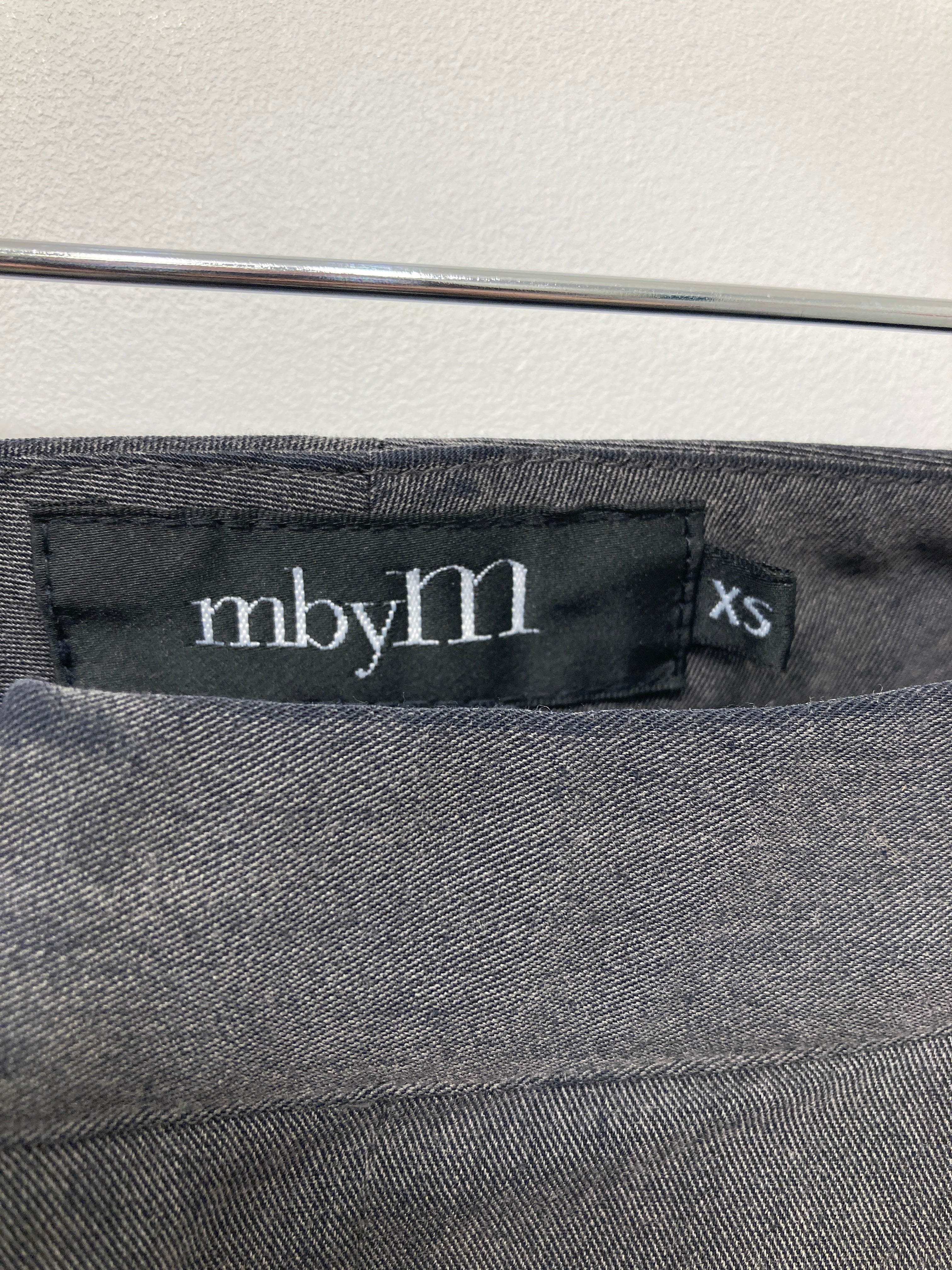 M by M Bukser
