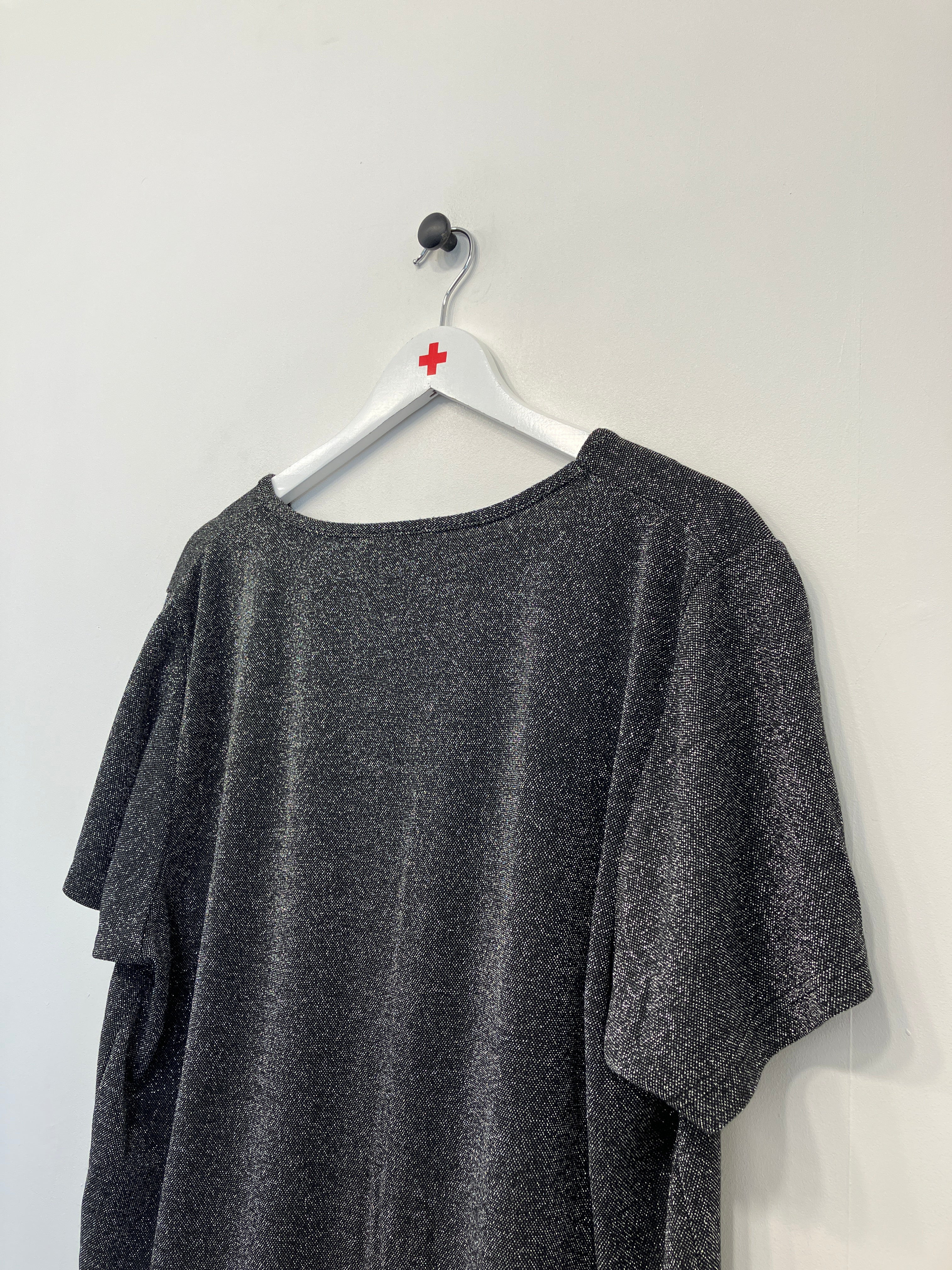 B B T-shirt