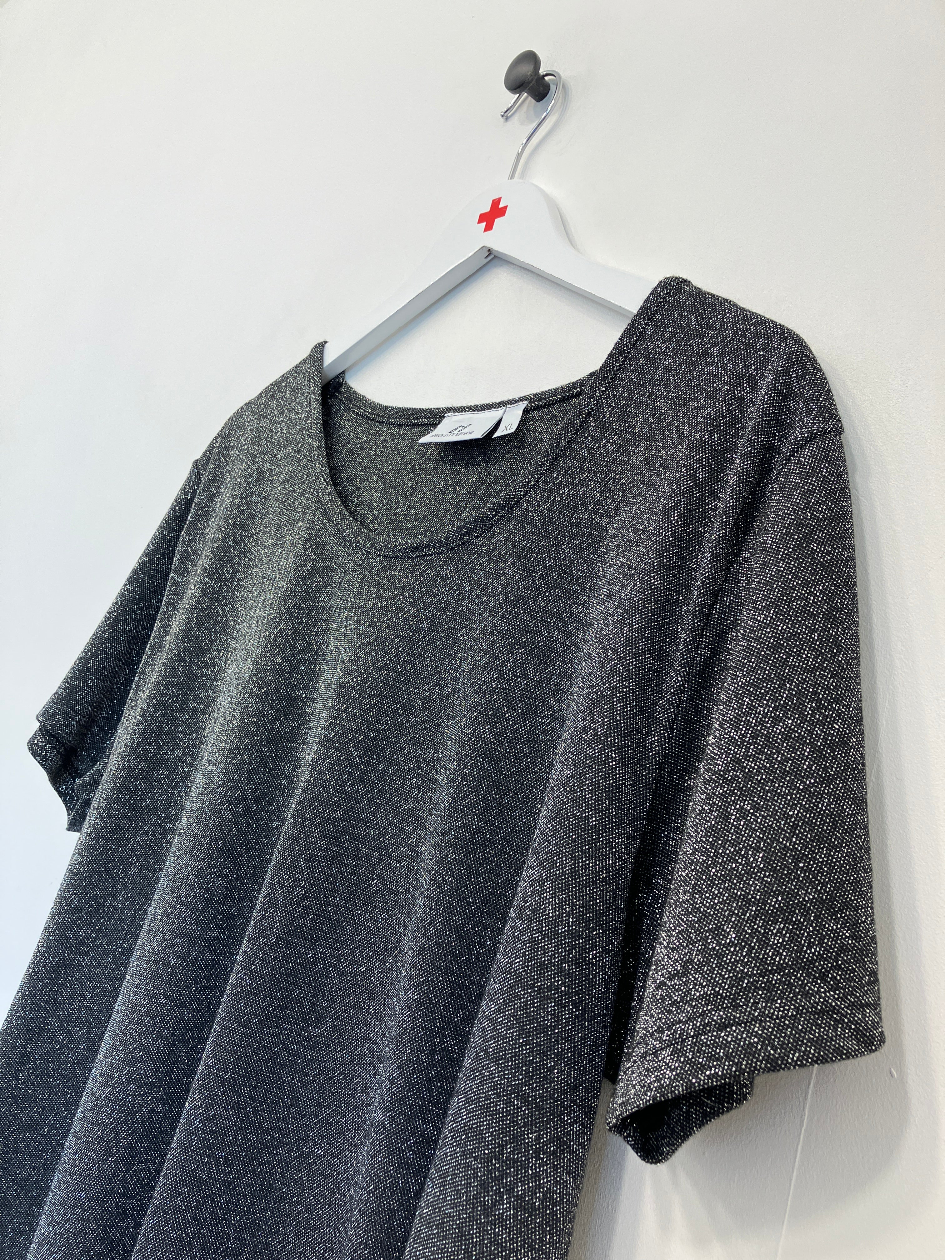 B B T-shirt