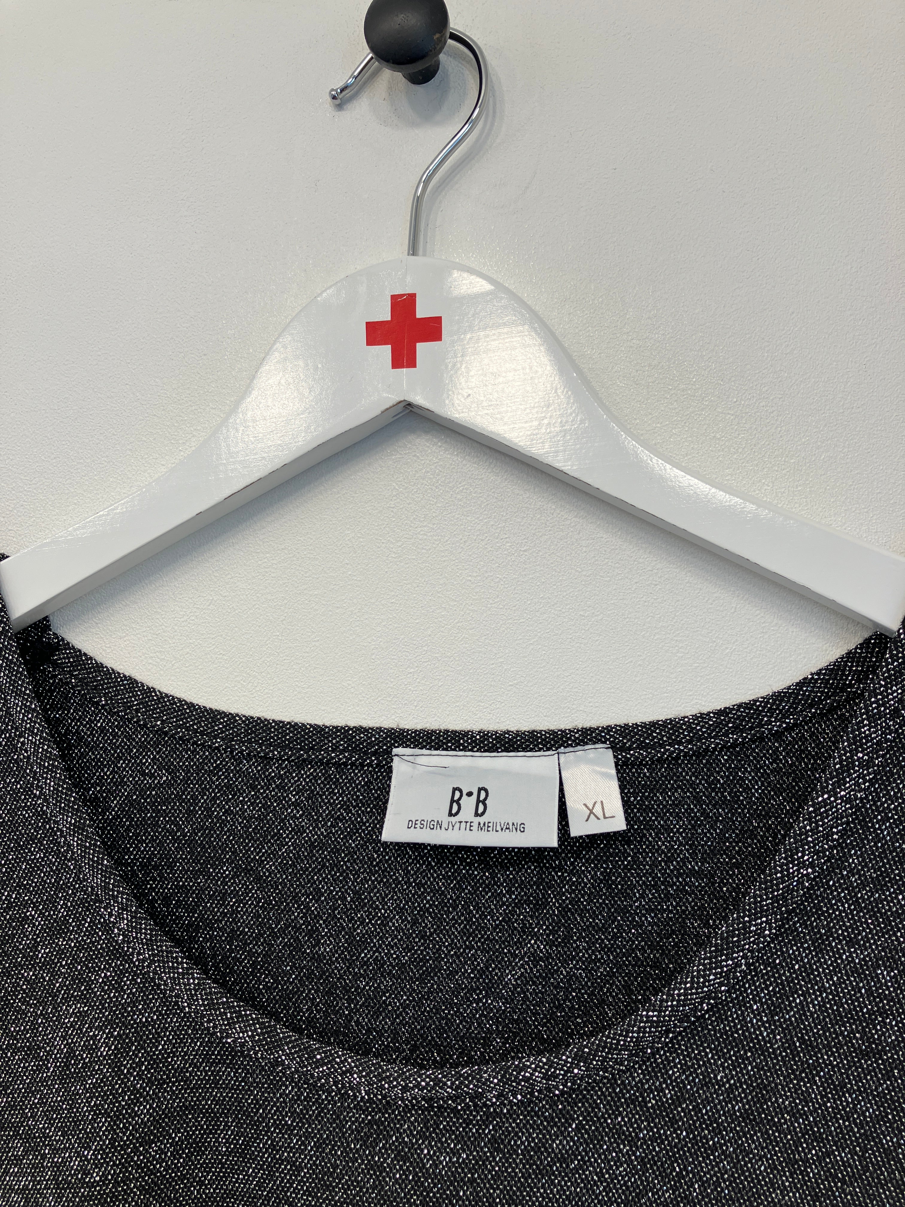 B B T-shirt