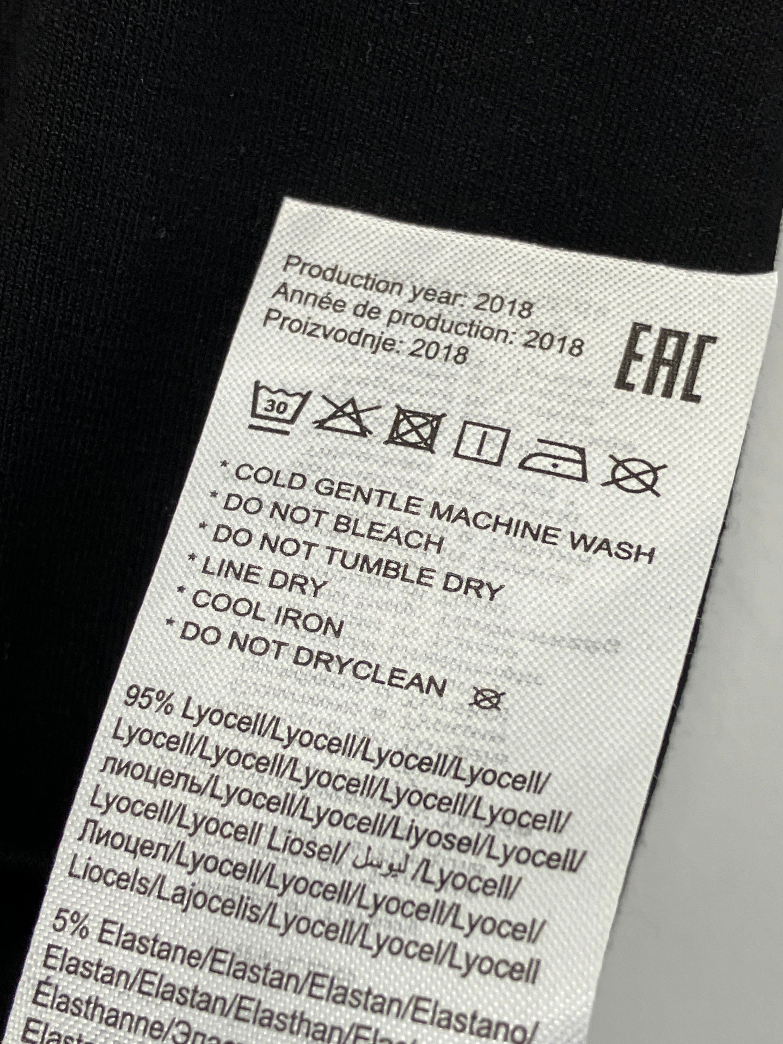 Object T-shirt