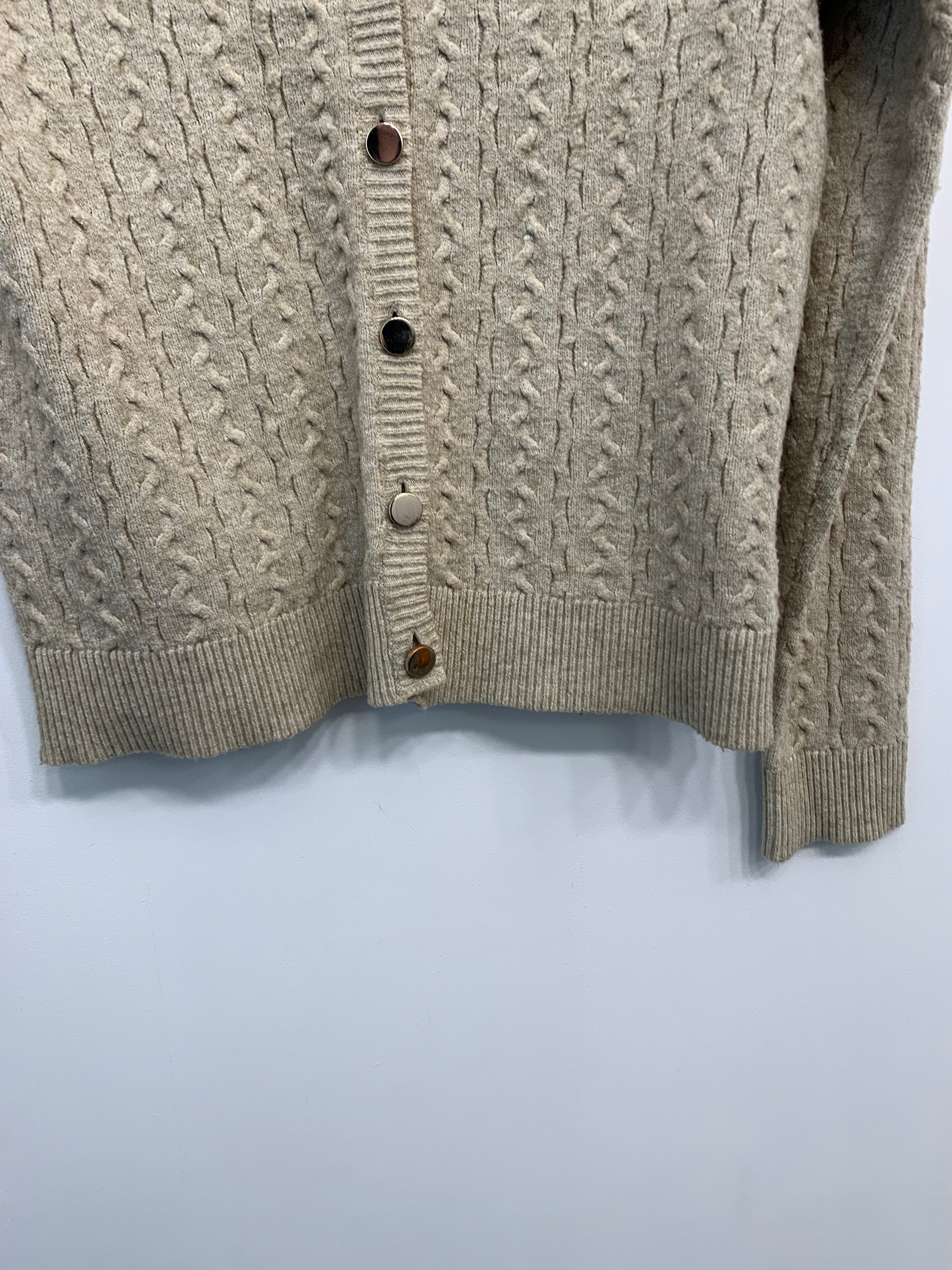 Vila Cardigan