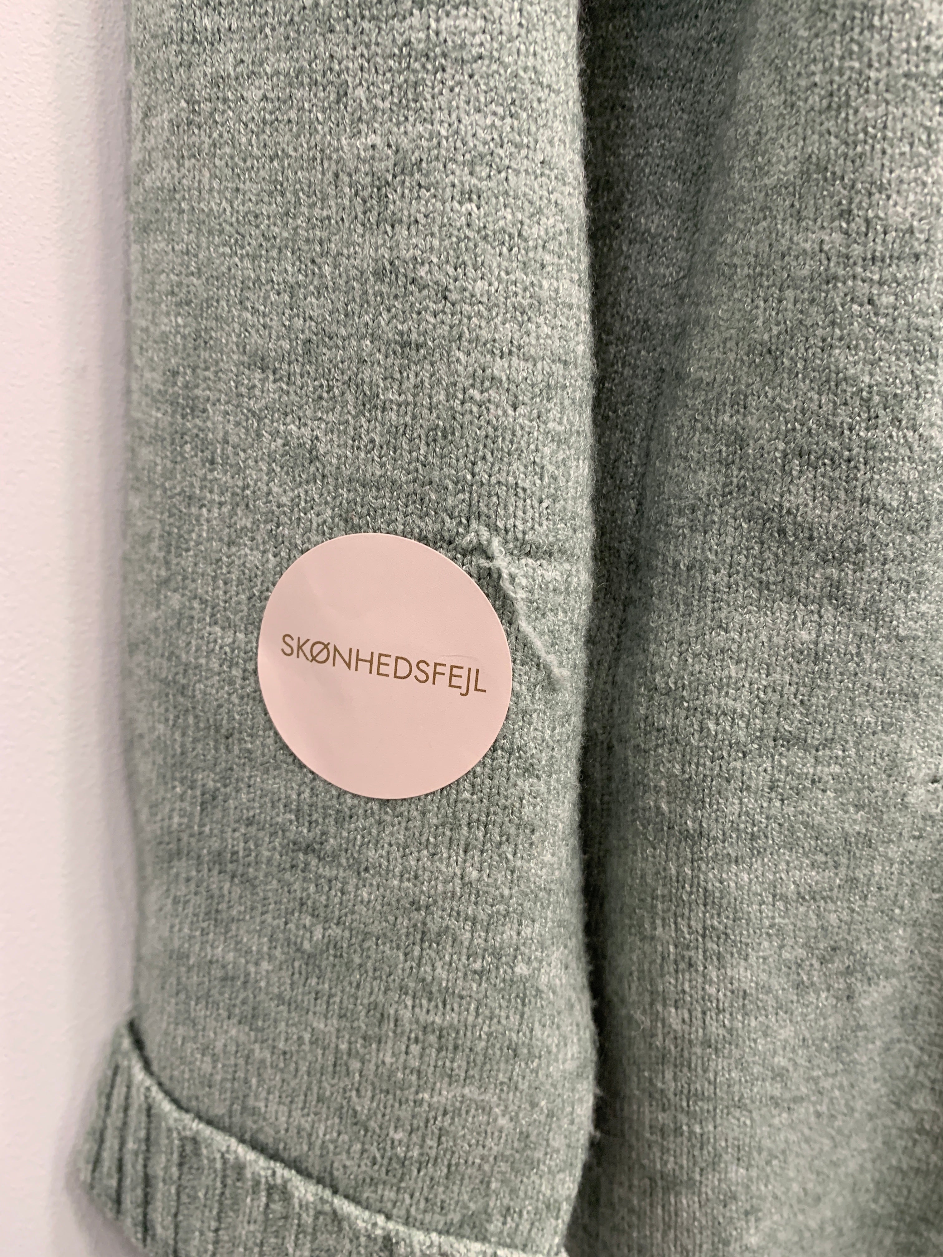 Vila Cardigan
