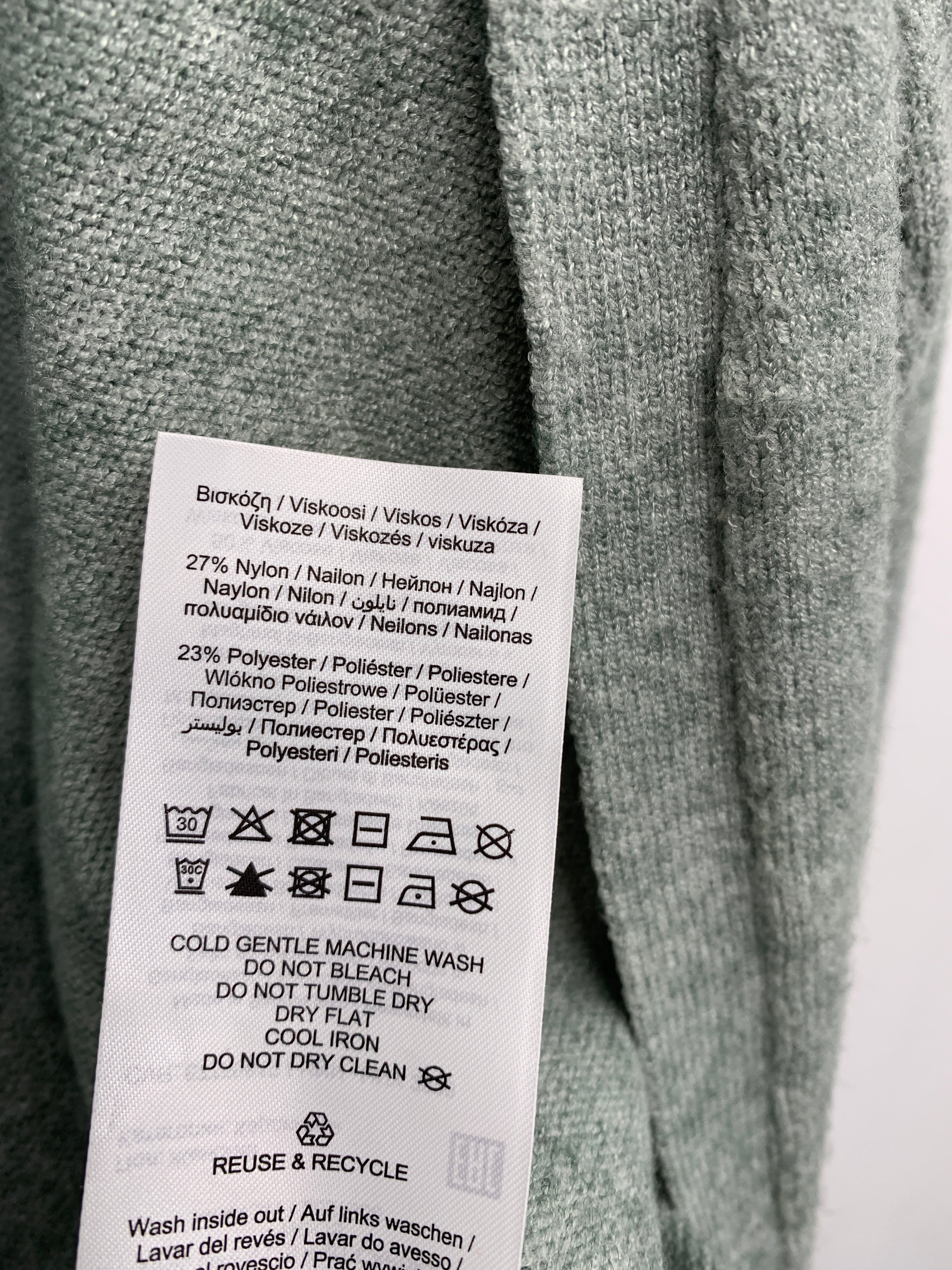 Vila Cardigan