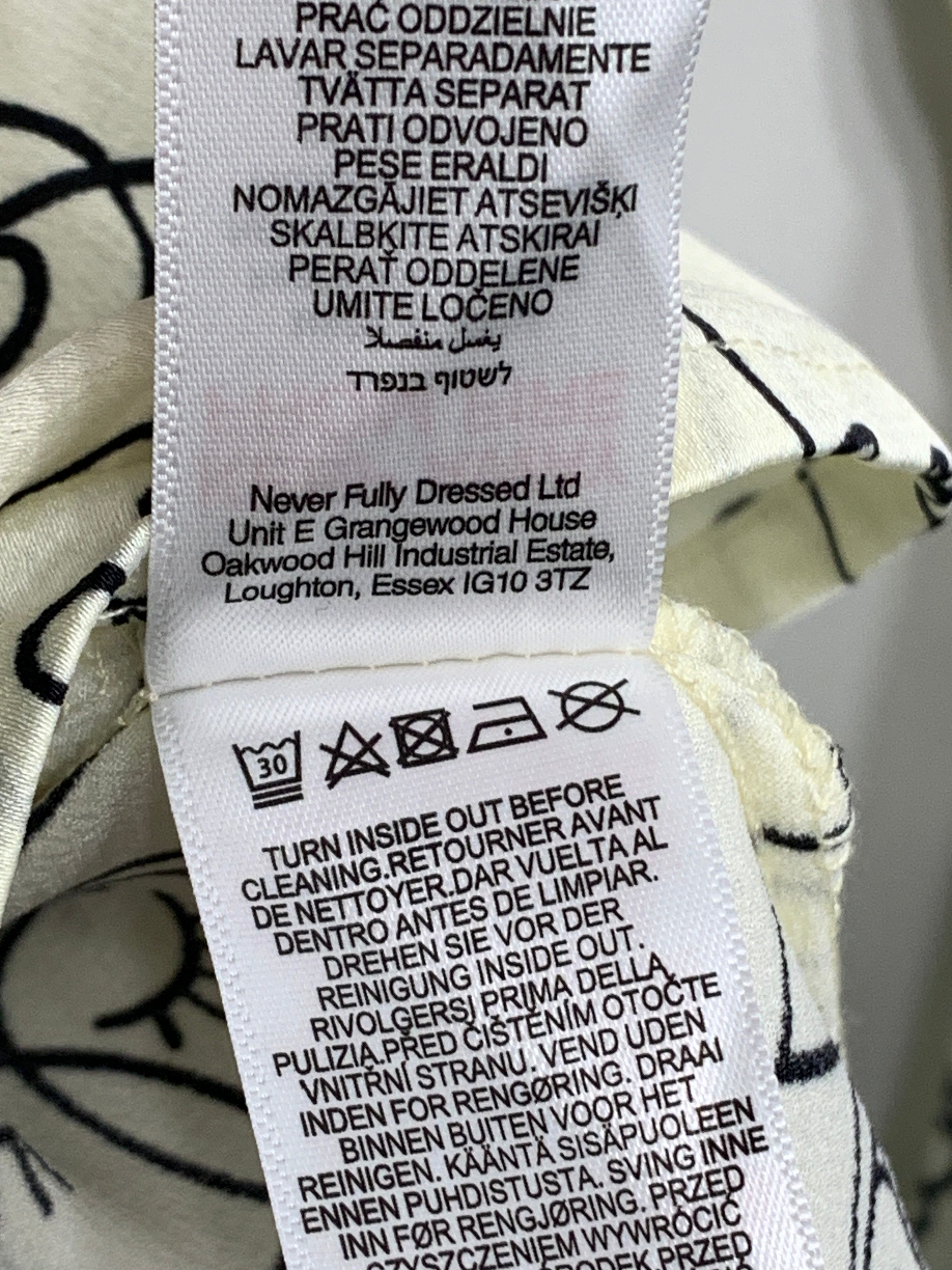 Never Fully Dressed Bluse