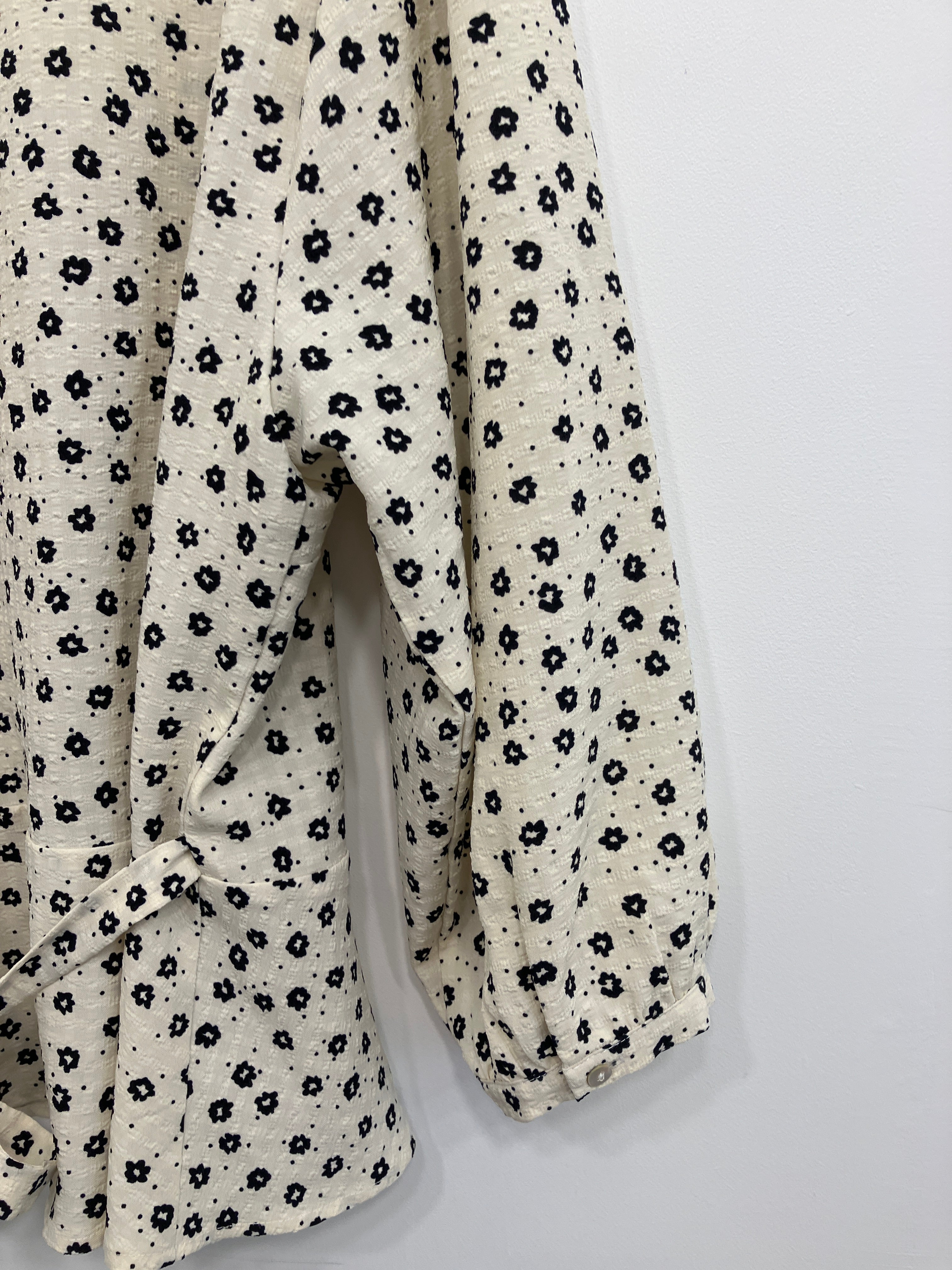Neo Noir Bluse