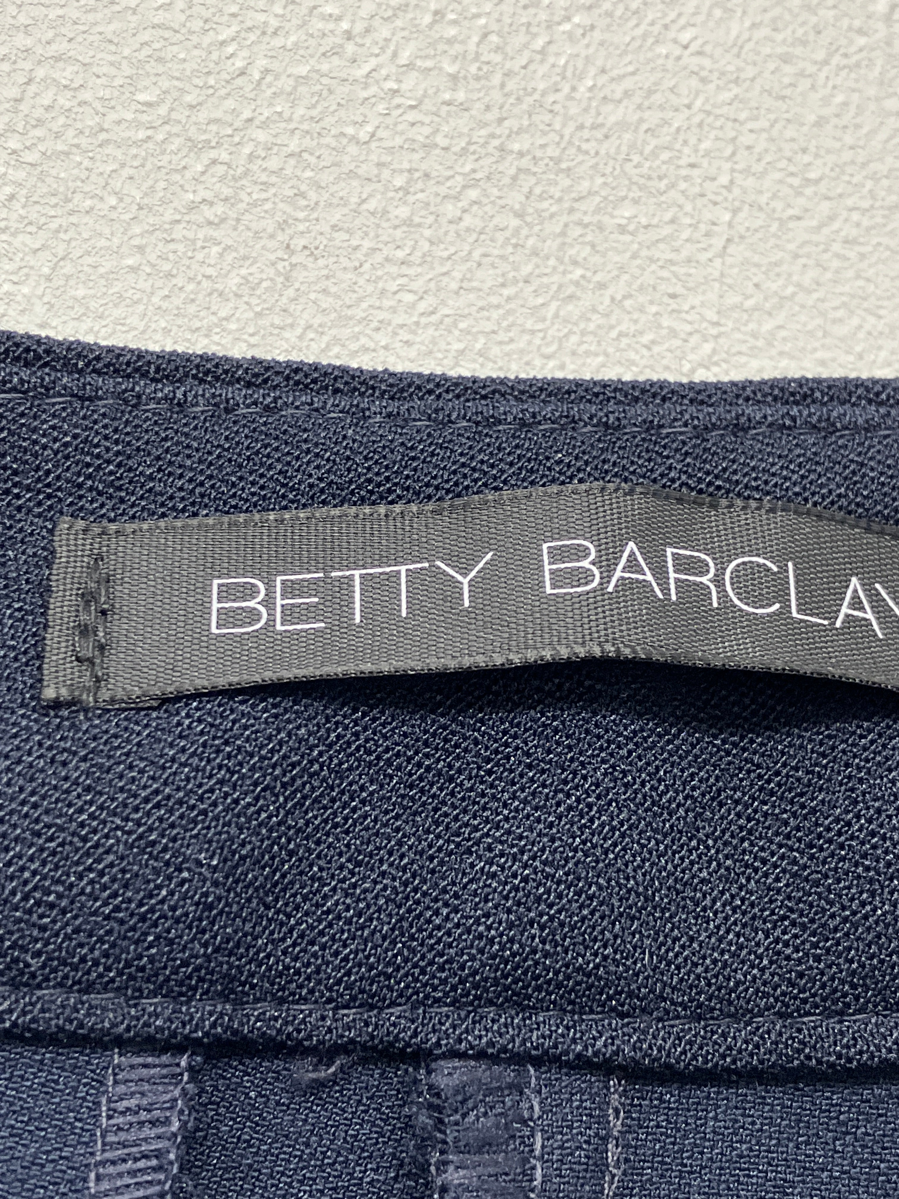 Betty Barclay Bukser