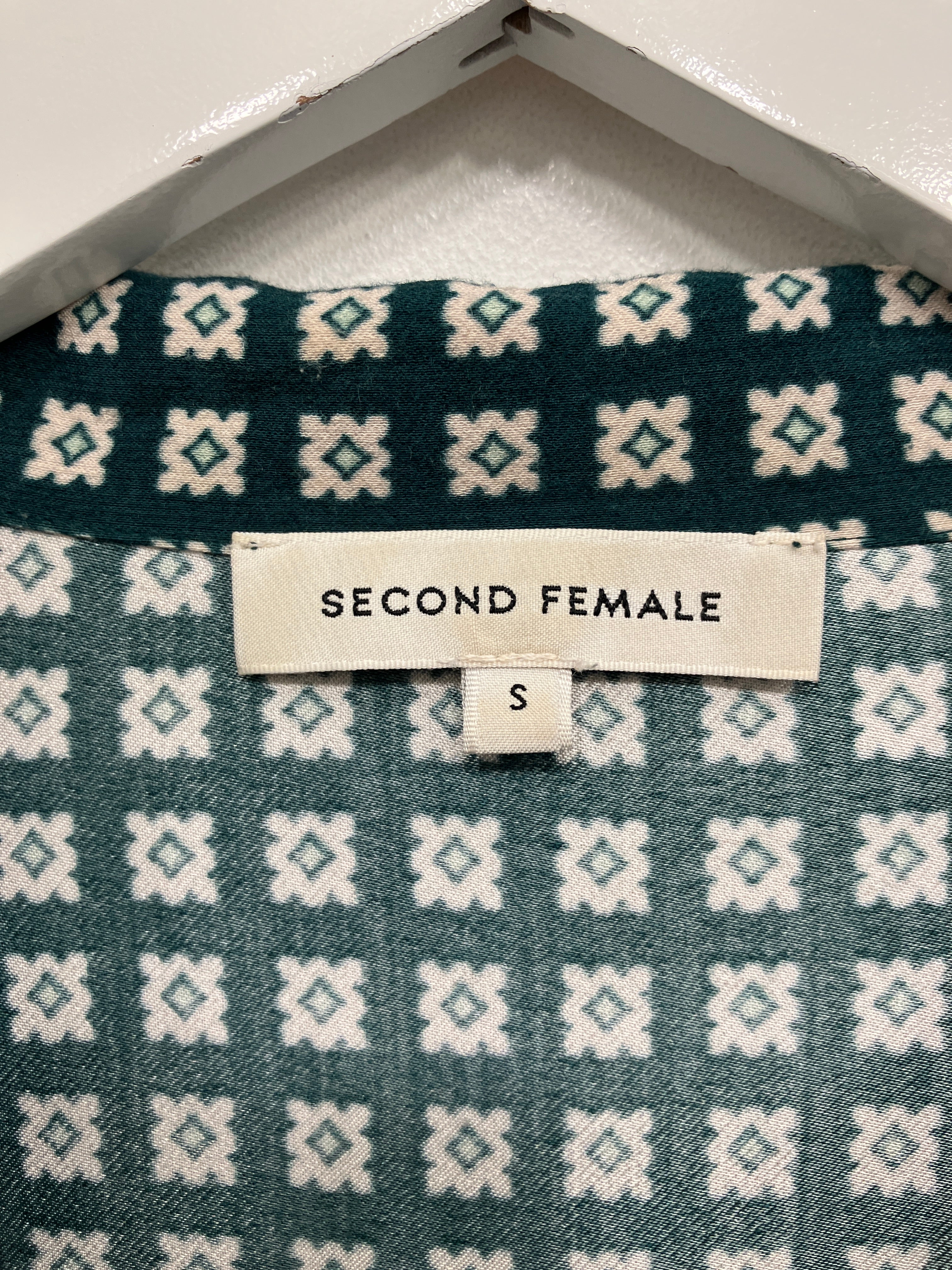 Second Female Bluse