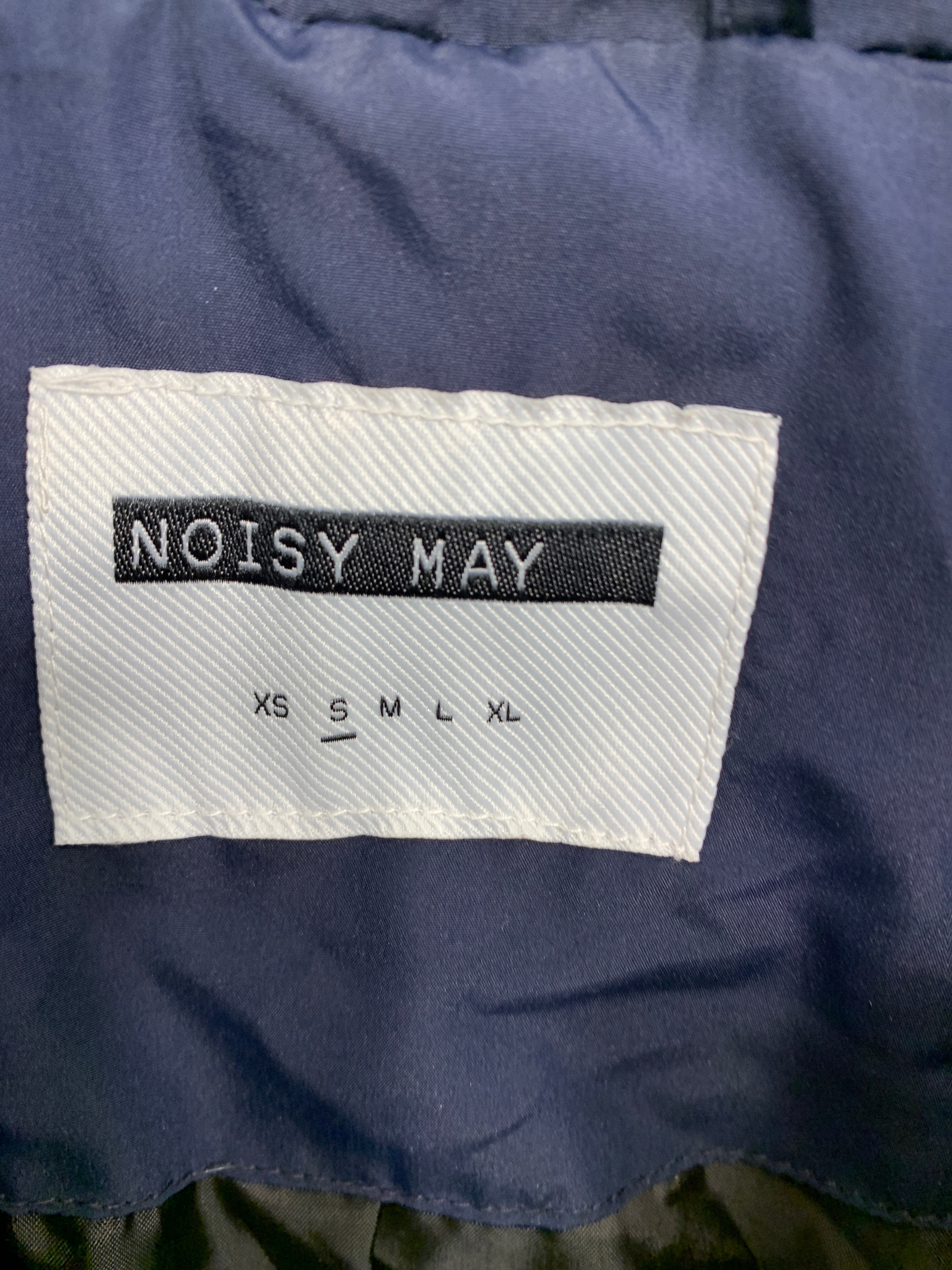 Noisy May Vest