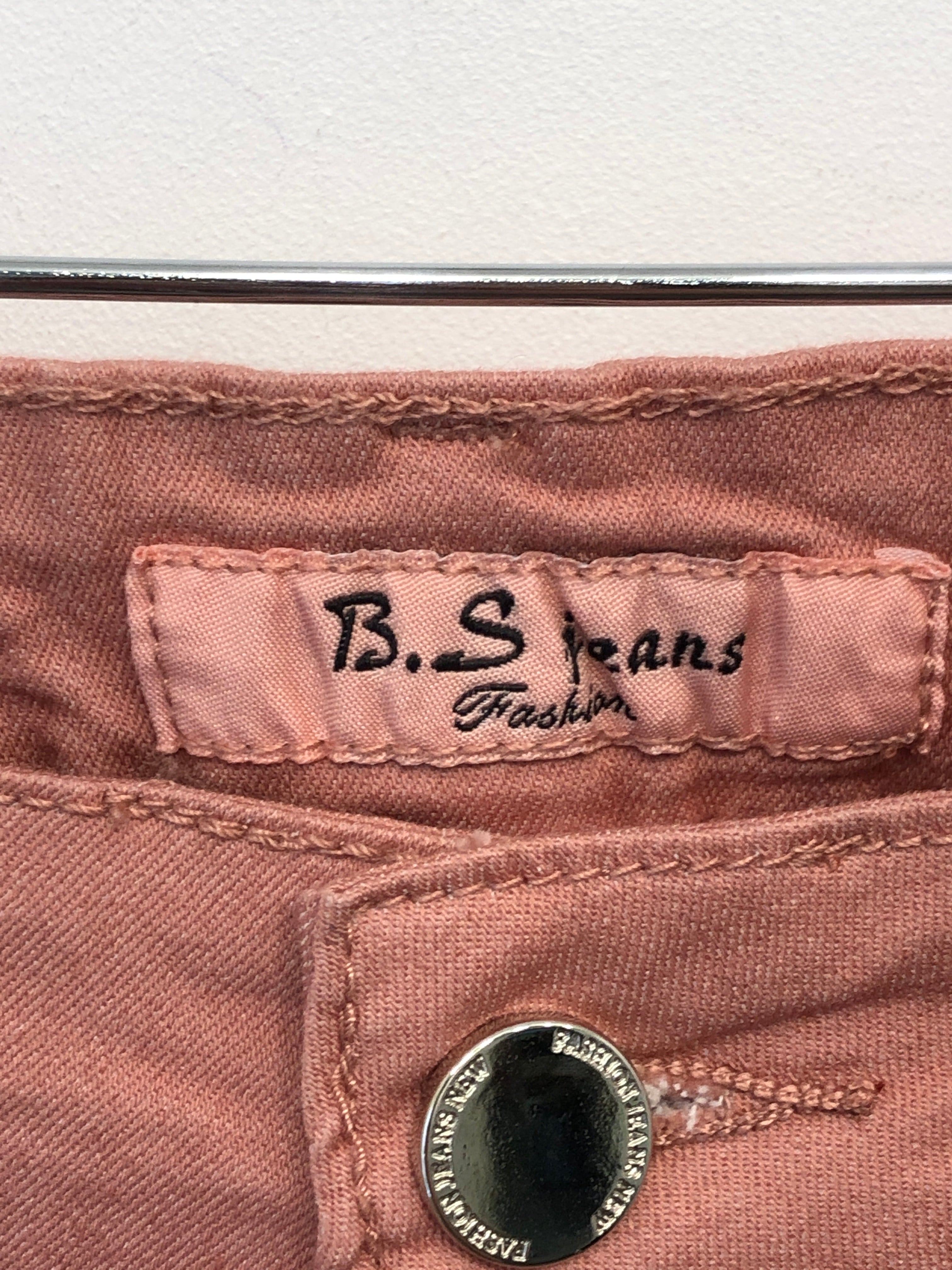 B. S. Jeans Bukser
