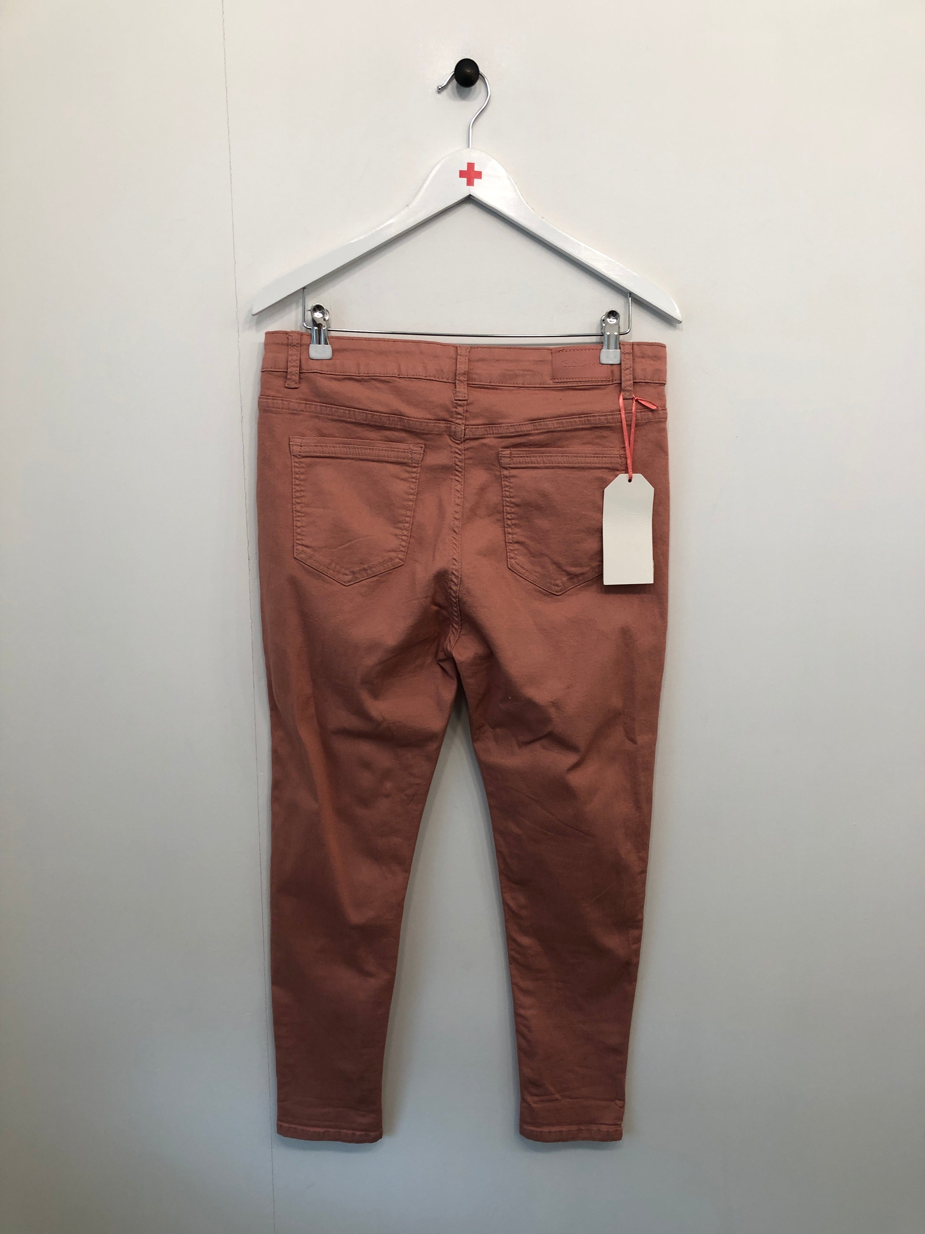 B. S. Jeans Bukser