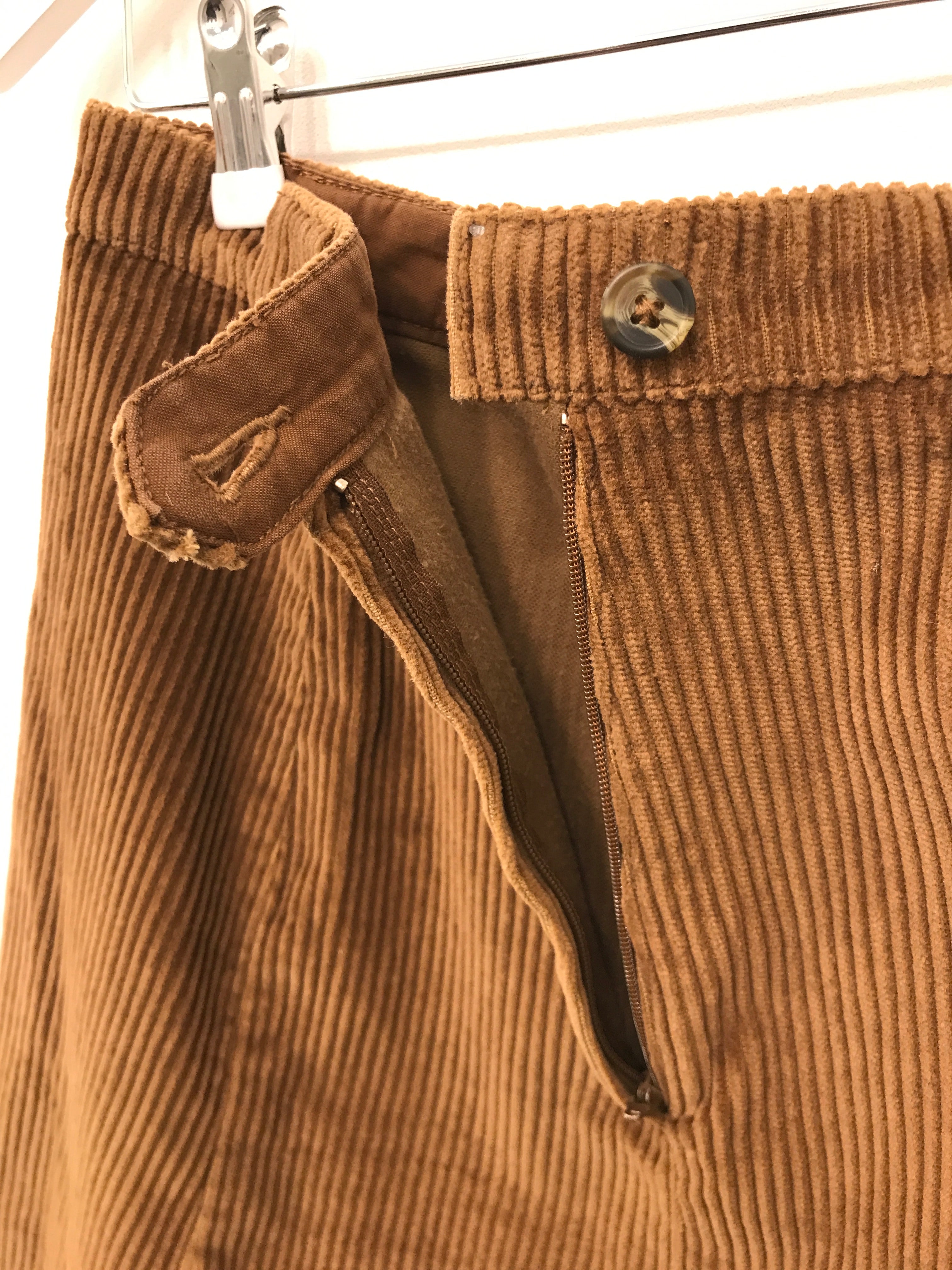 Limited Chinos